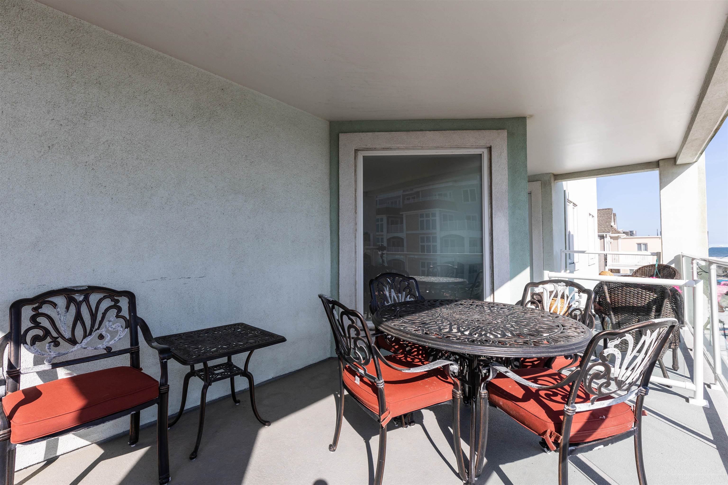 407 E Monterey Avenue Unit: 203