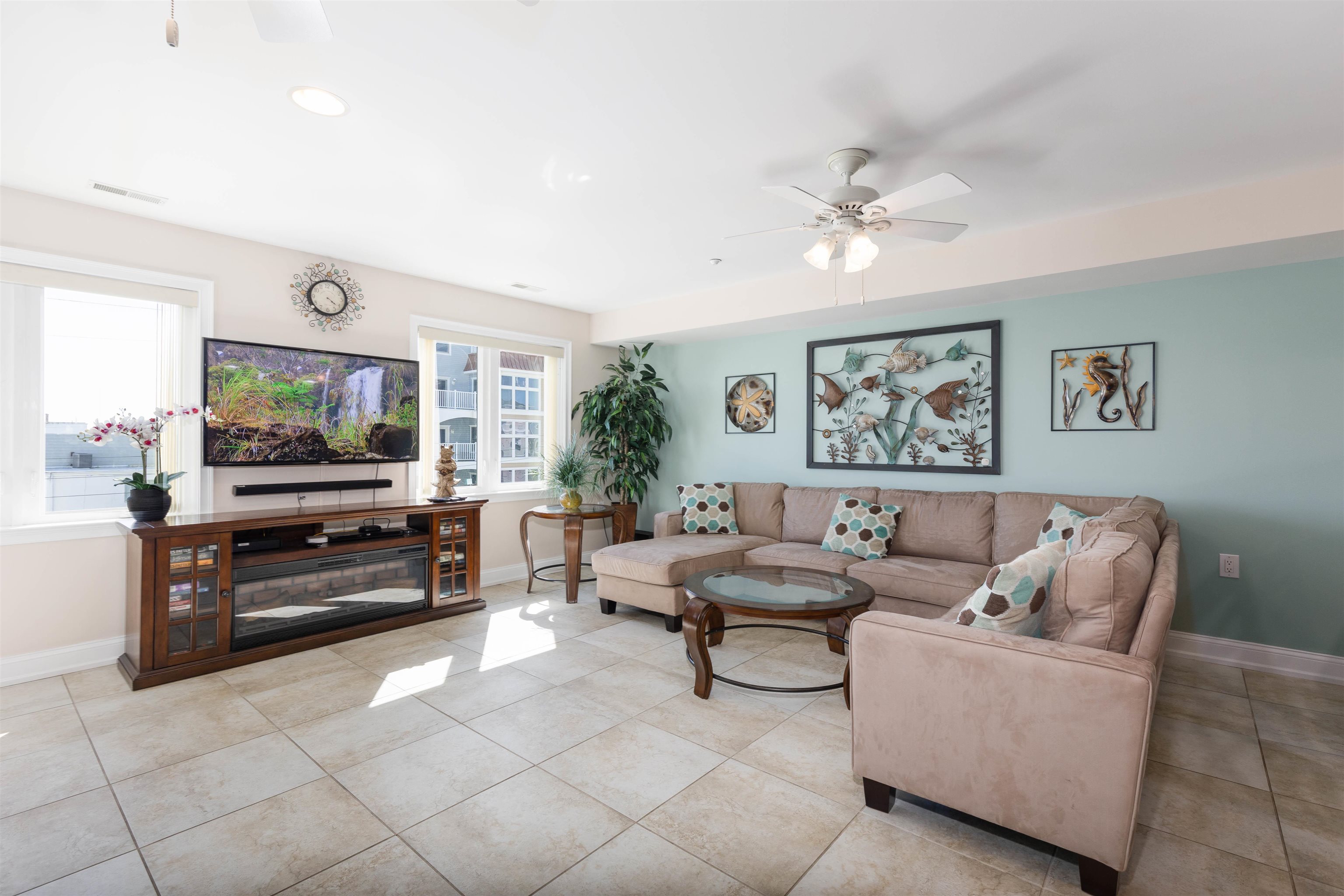 407 E Monterey Avenue Unit: 203