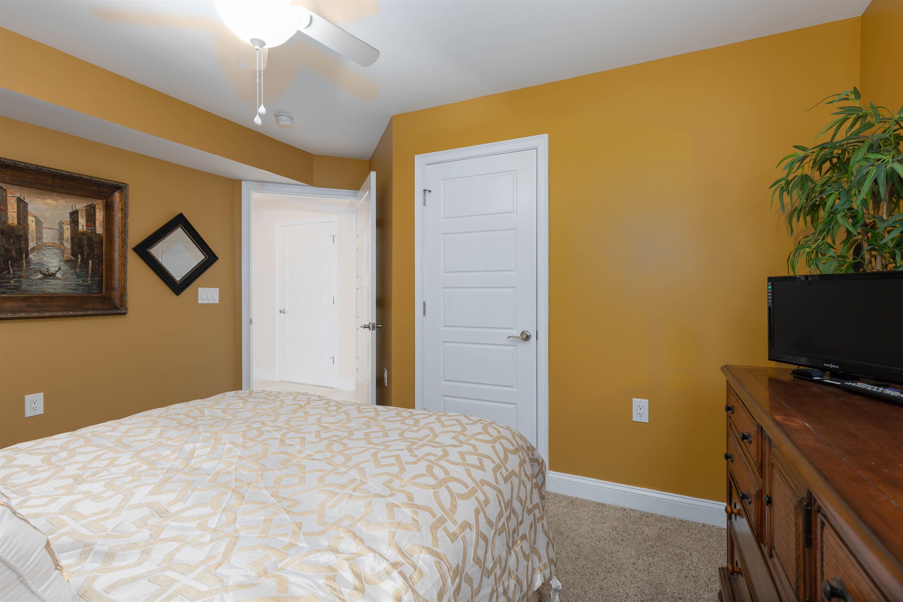 407 E Monterey Avenue Unit: 203