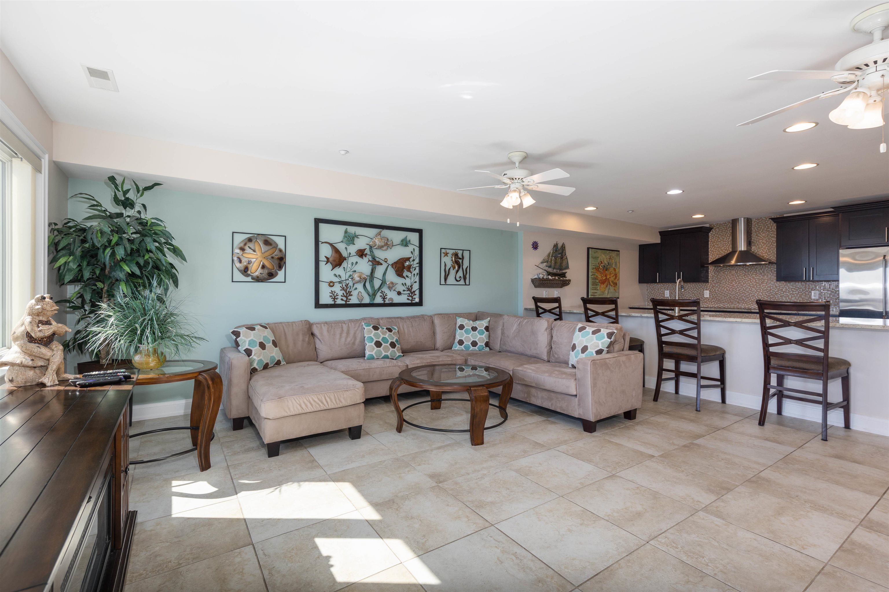 407 E Monterey Avenue Unit: 203