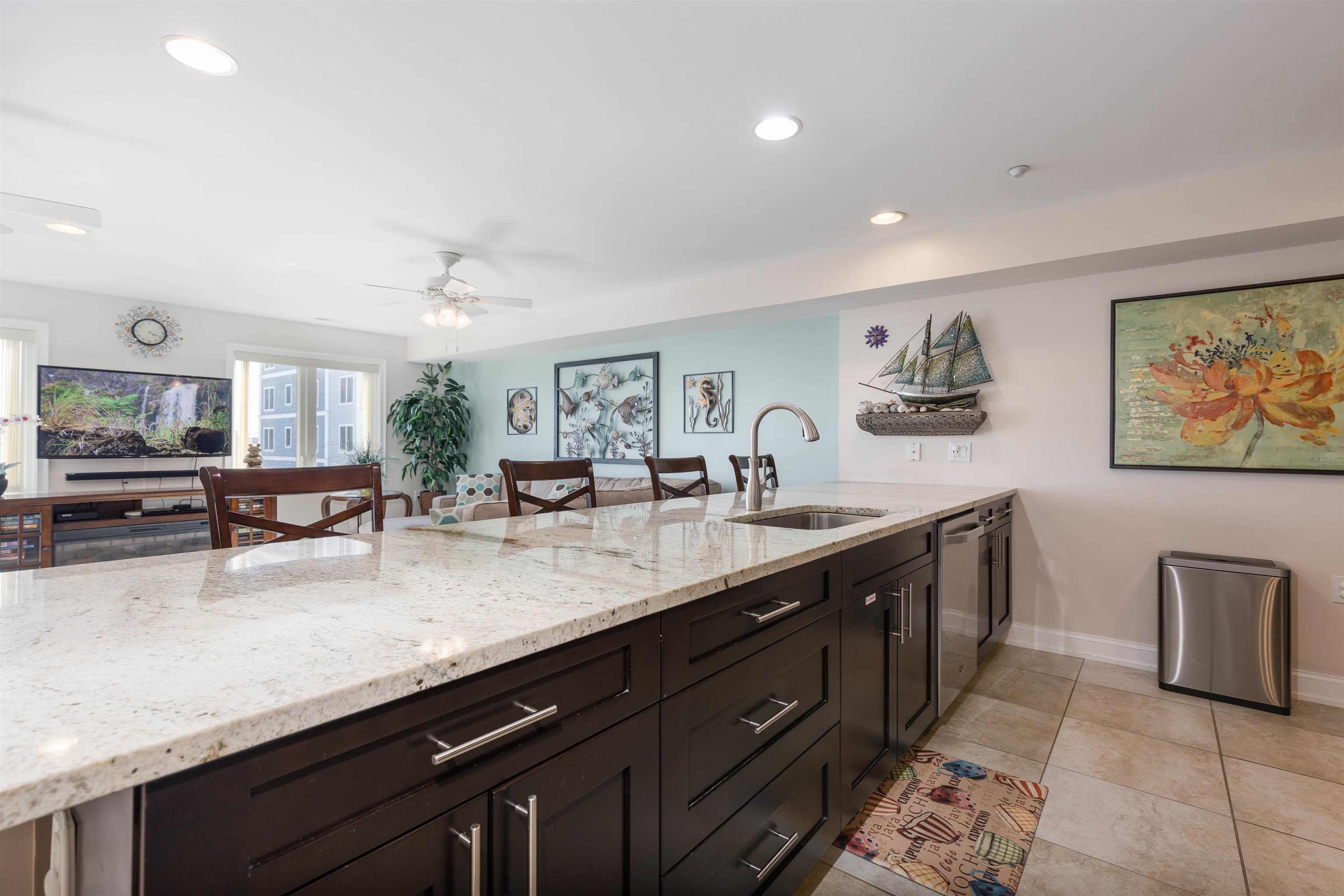 407 E Monterey Avenue Unit: 203