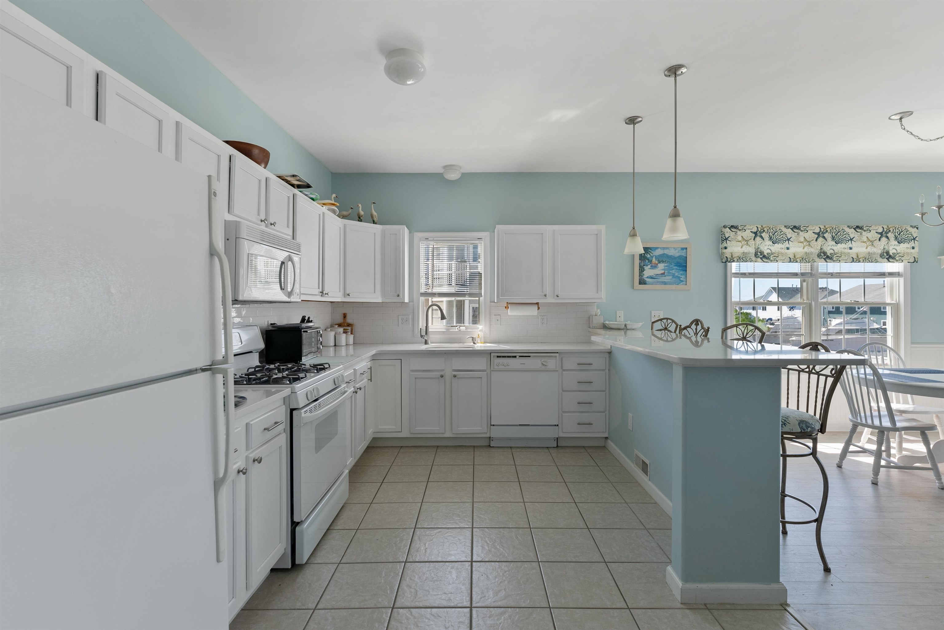 421 W Leaming Avenue Unit: 402