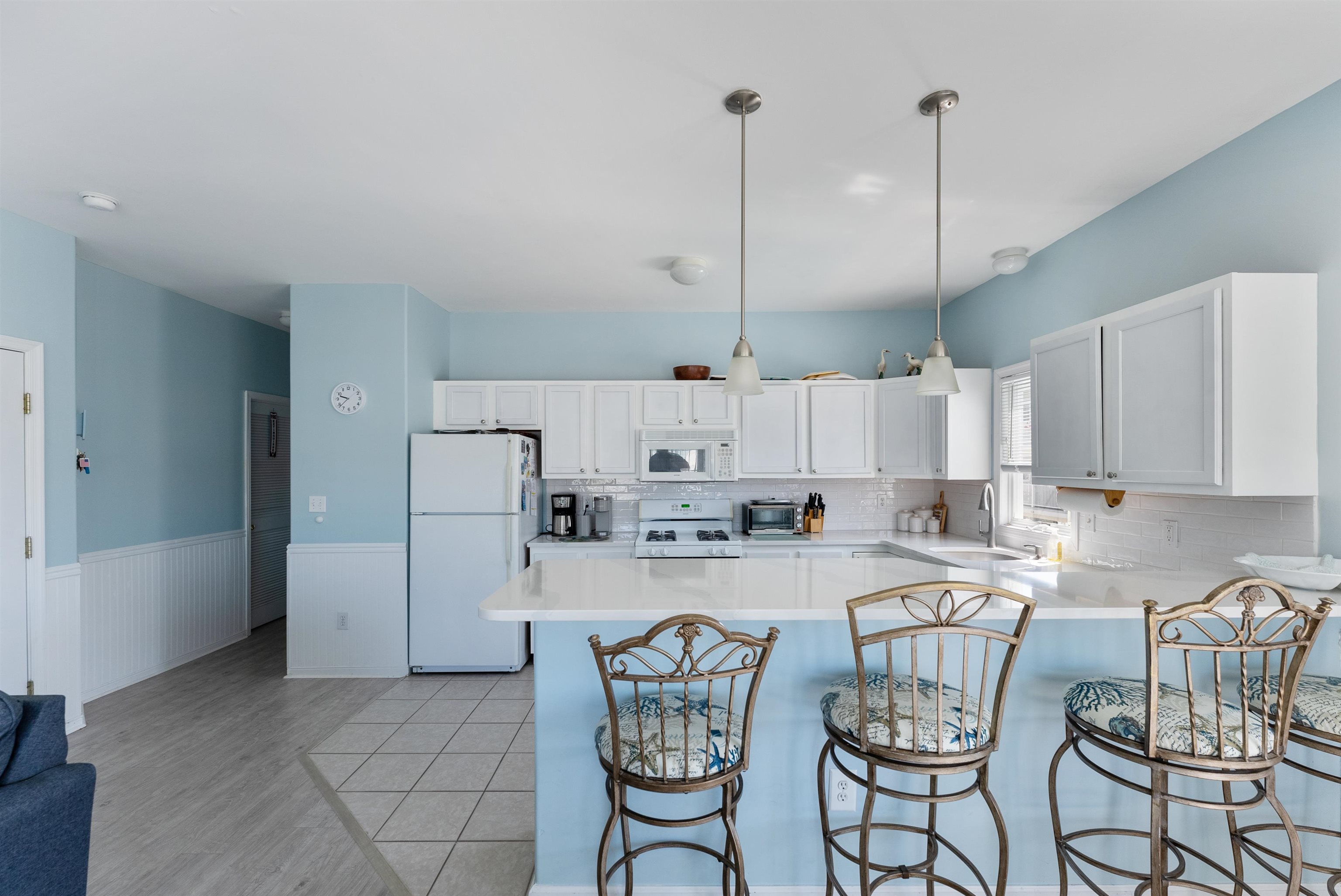 421 W Leaming Avenue Unit: 402