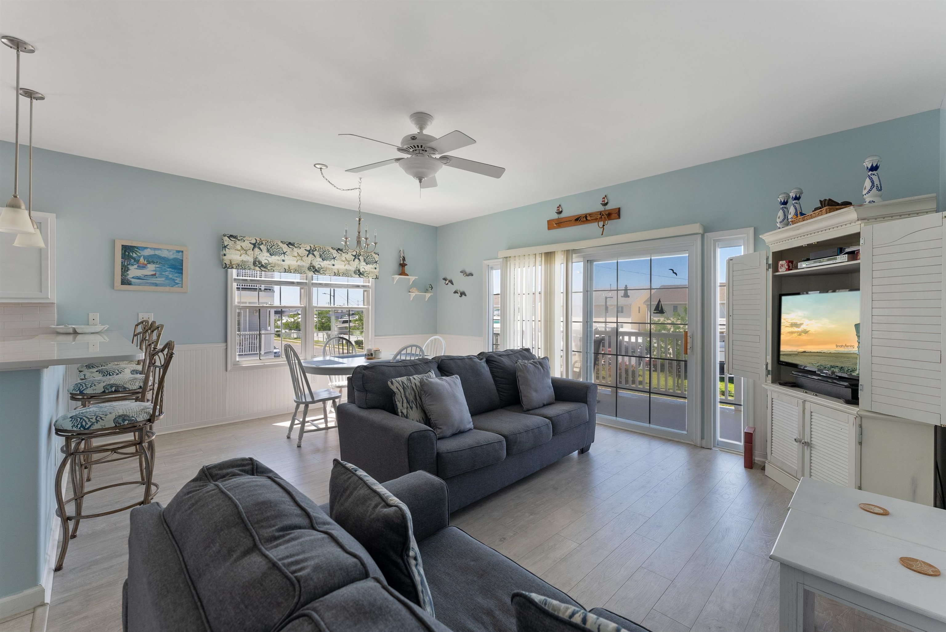 421 W Leaming Avenue Unit: 402