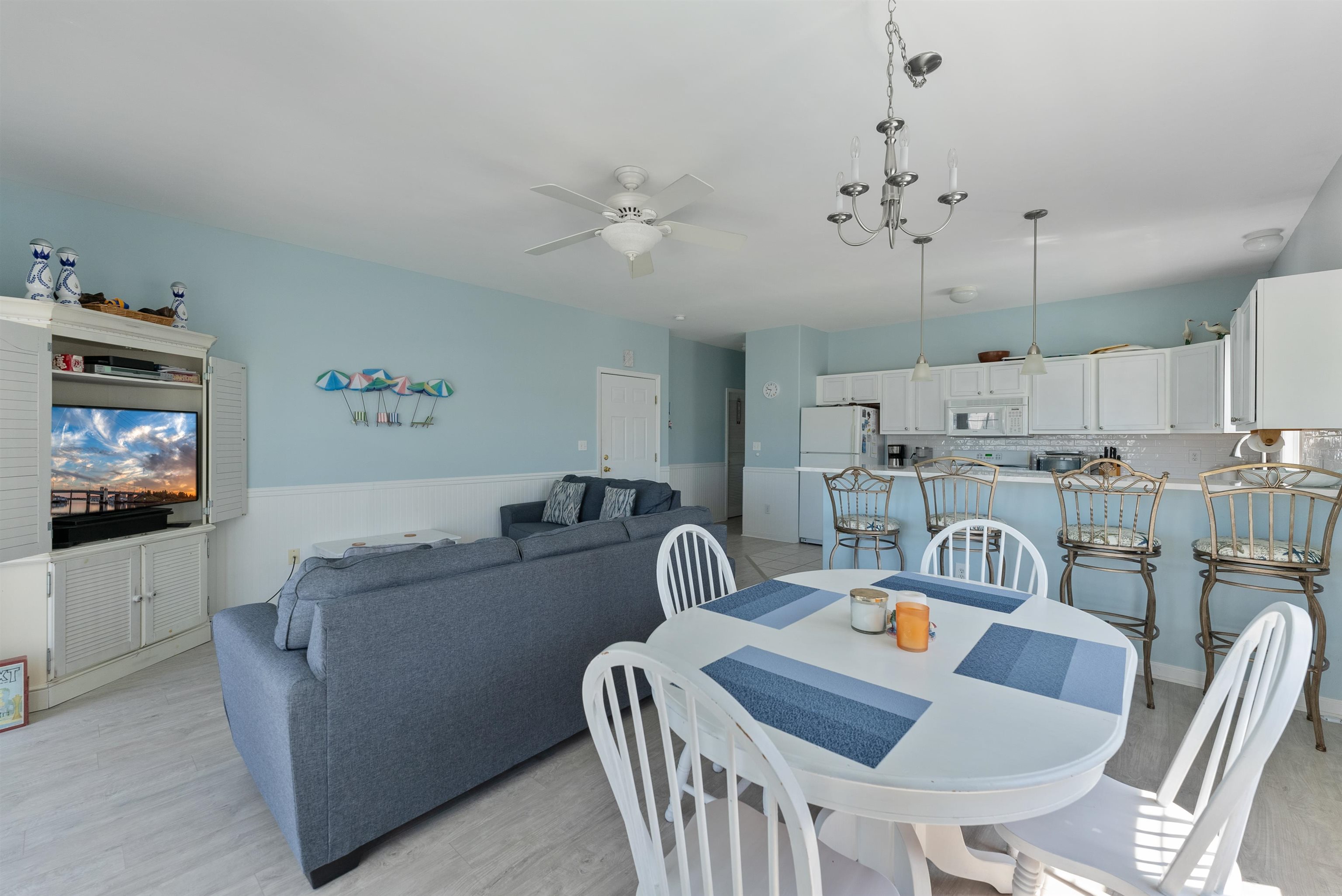 421 W Leaming Avenue Unit: 402