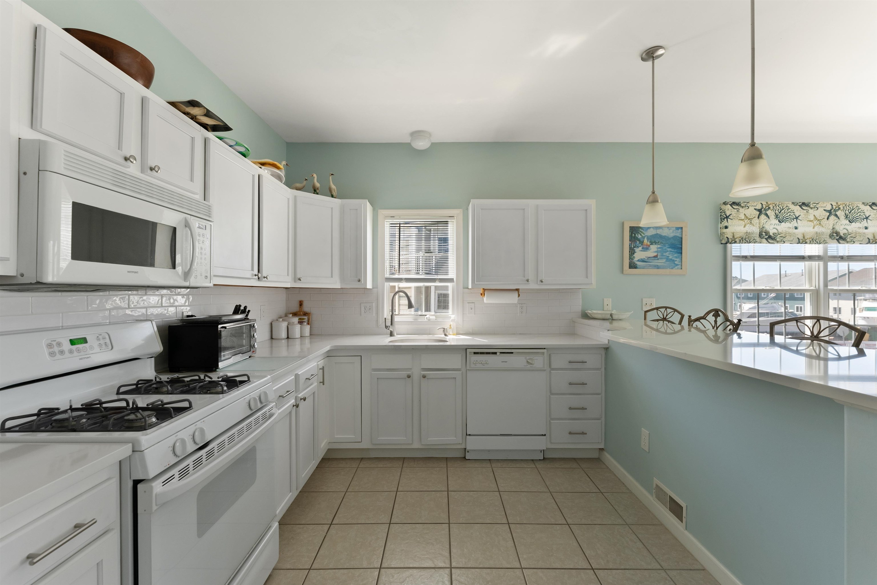 421 W Leaming Avenue Unit: 402