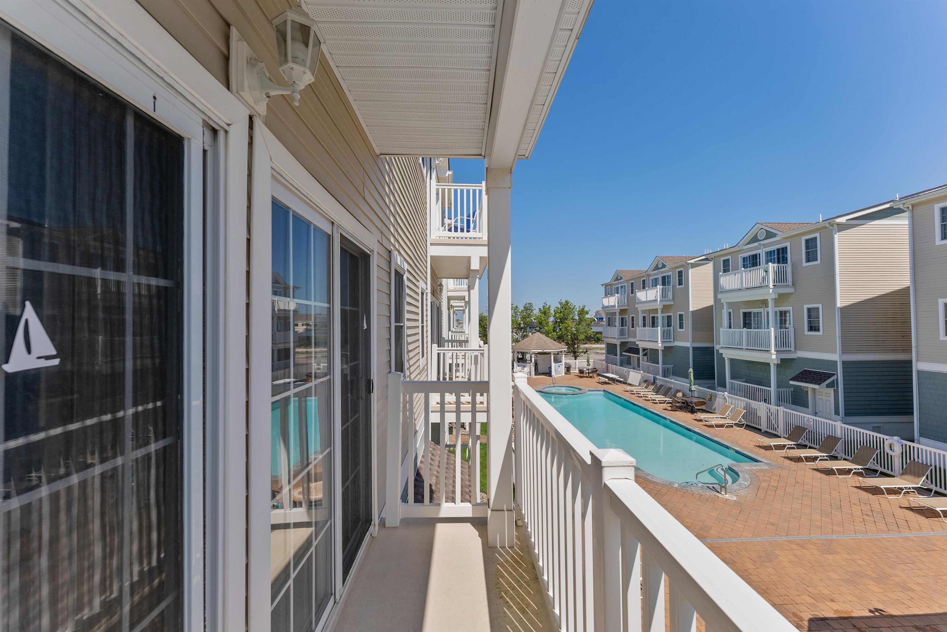 421 W Leaming Avenue Unit: 402