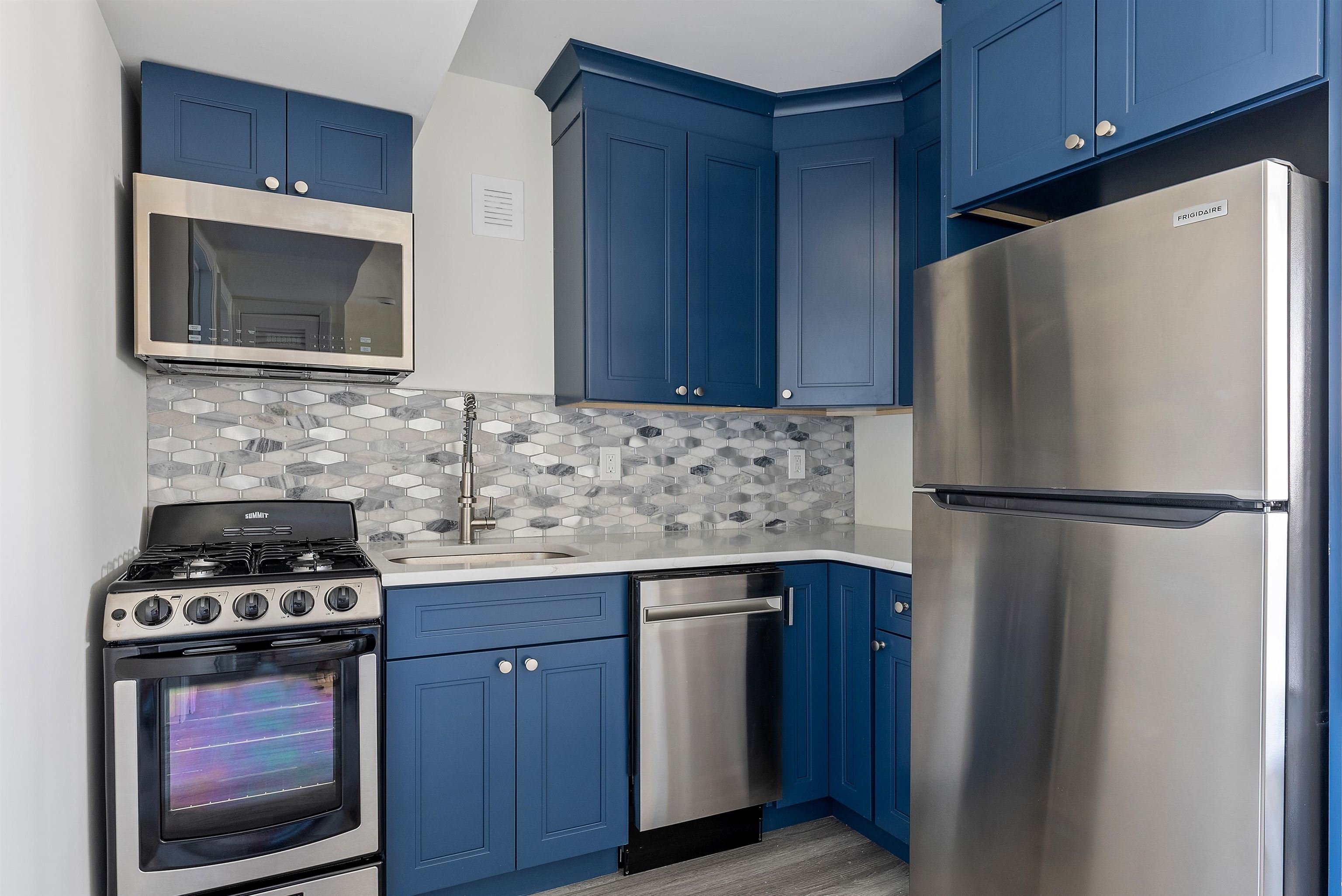 403 E 15th Avenue Unit: 7