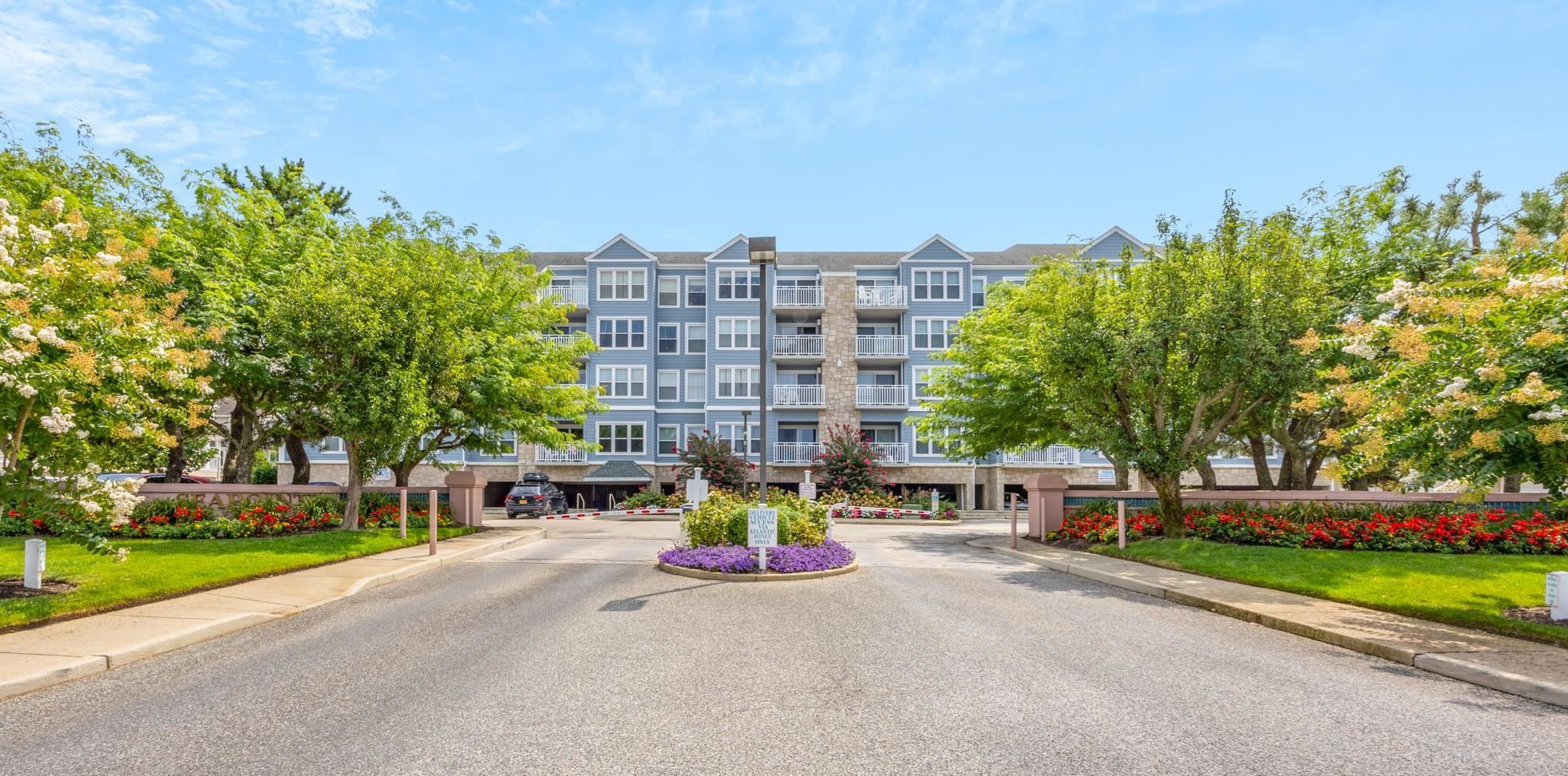 9907 Seapointe Boulevard Unit: 208