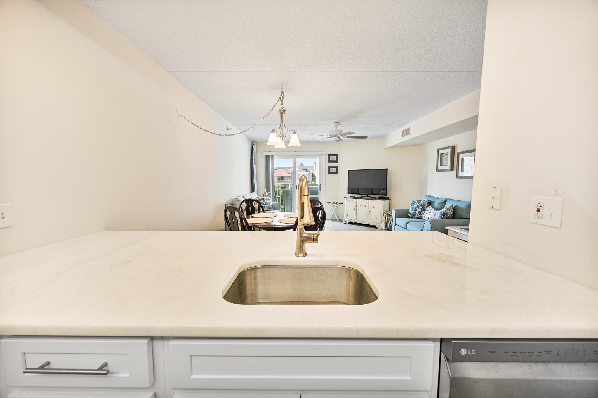 9907 Seapointe Boulevard Unit: 208