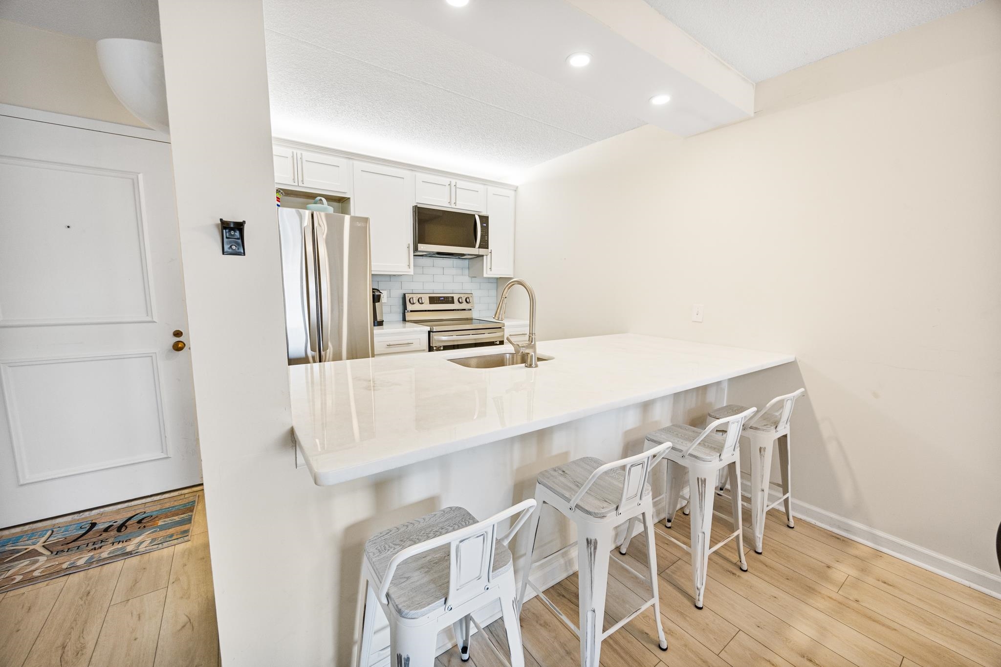 9907 Seapointe Boulevard Unit: 208