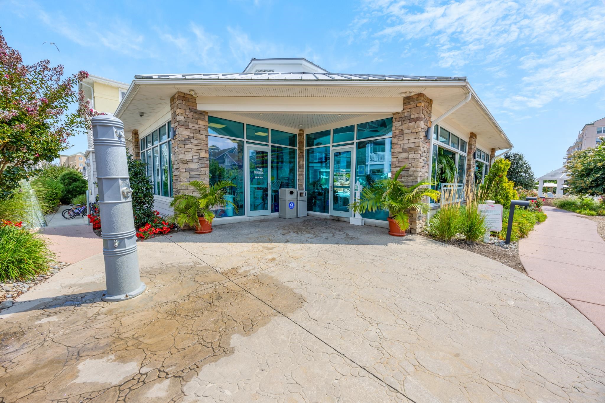 9907 Seapointe Boulevard Unit: 208