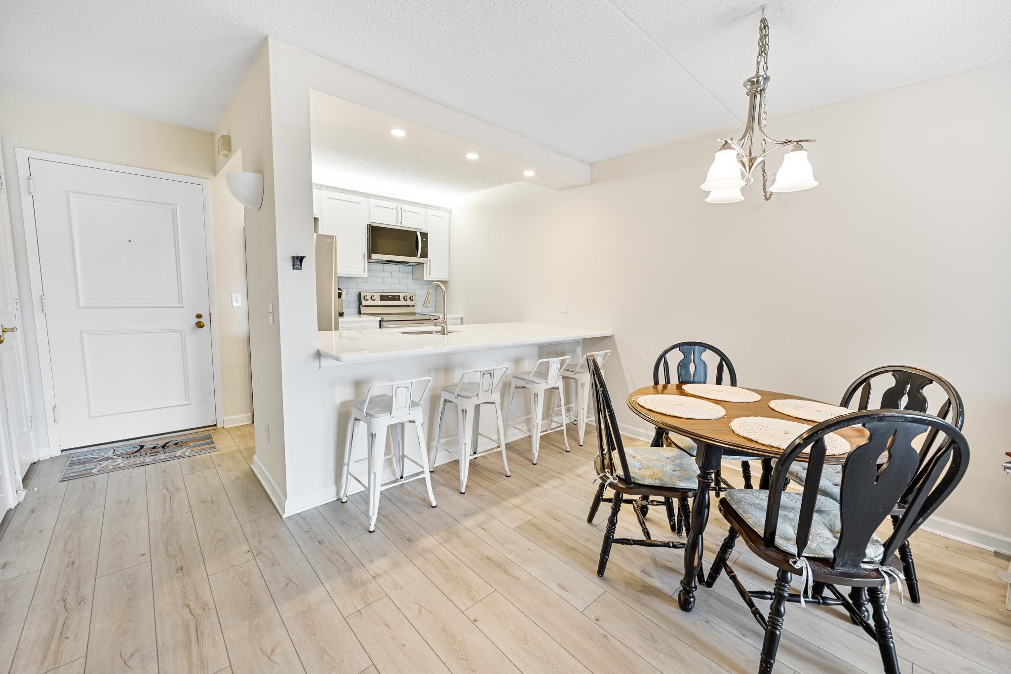 9907 Seapointe Boulevard Unit: 208