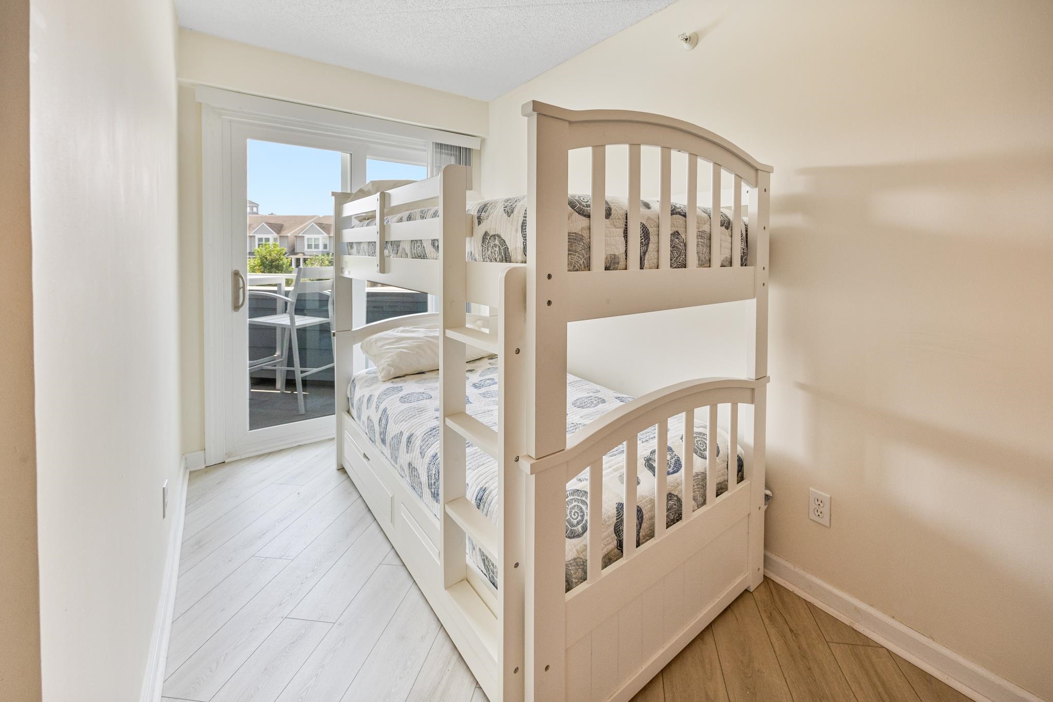 9907 Seapointe Boulevard Unit: 208