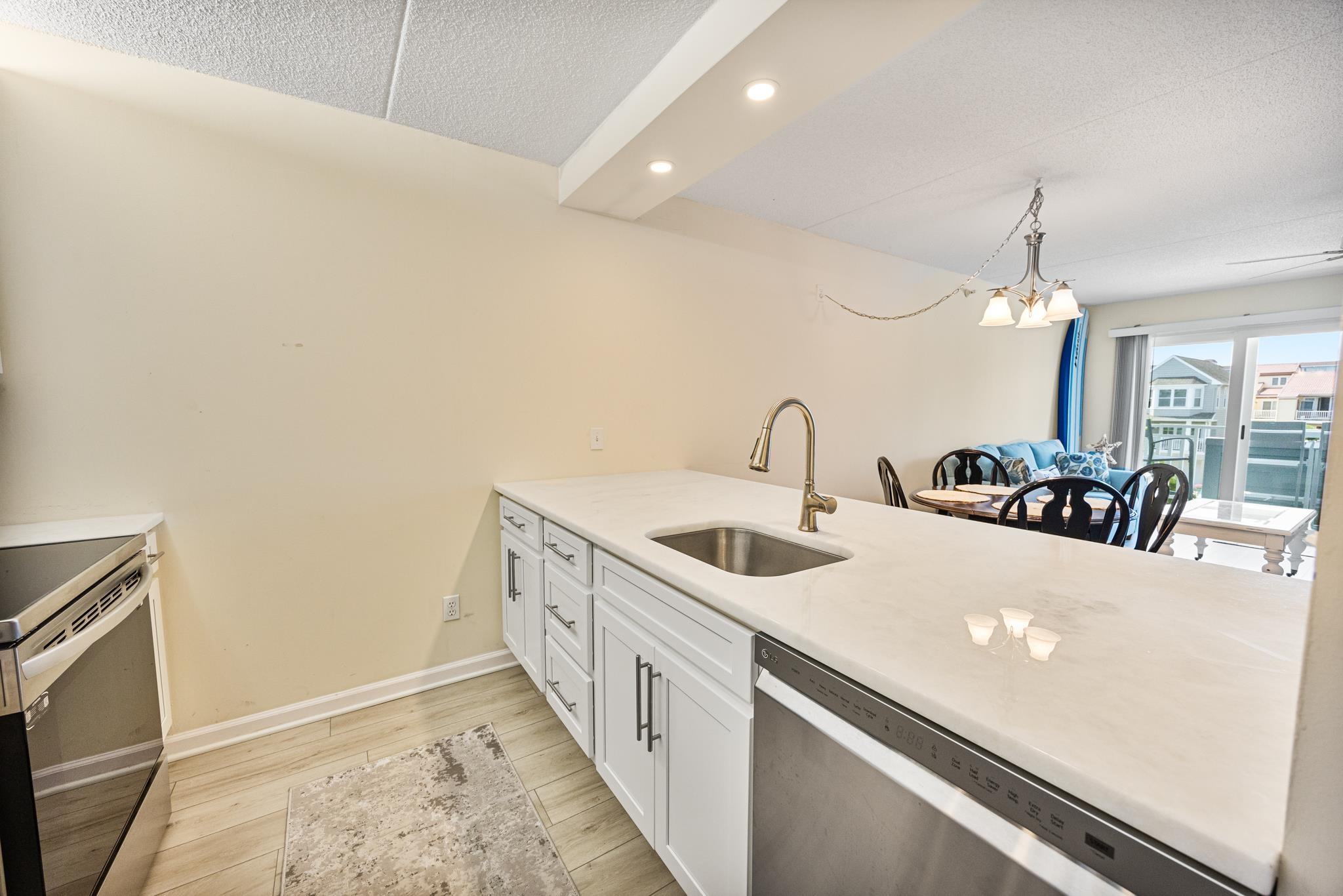 9907 Seapointe Boulevard Unit: 208