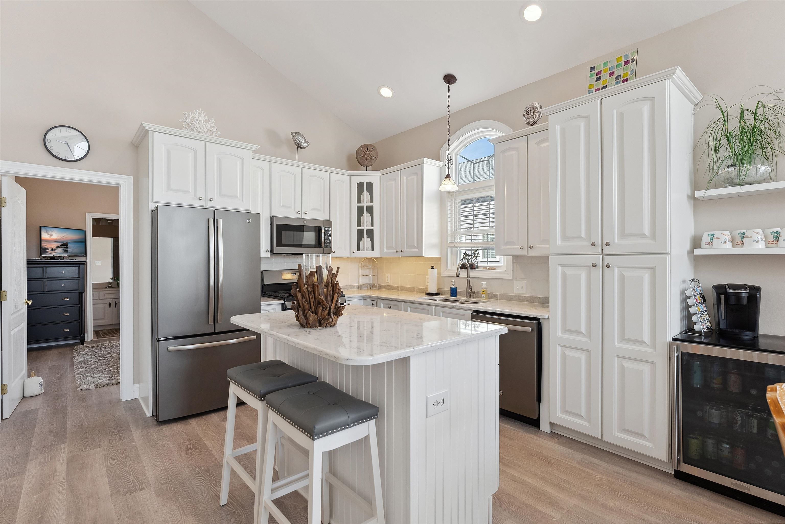 122 W 56th Street Unit: West