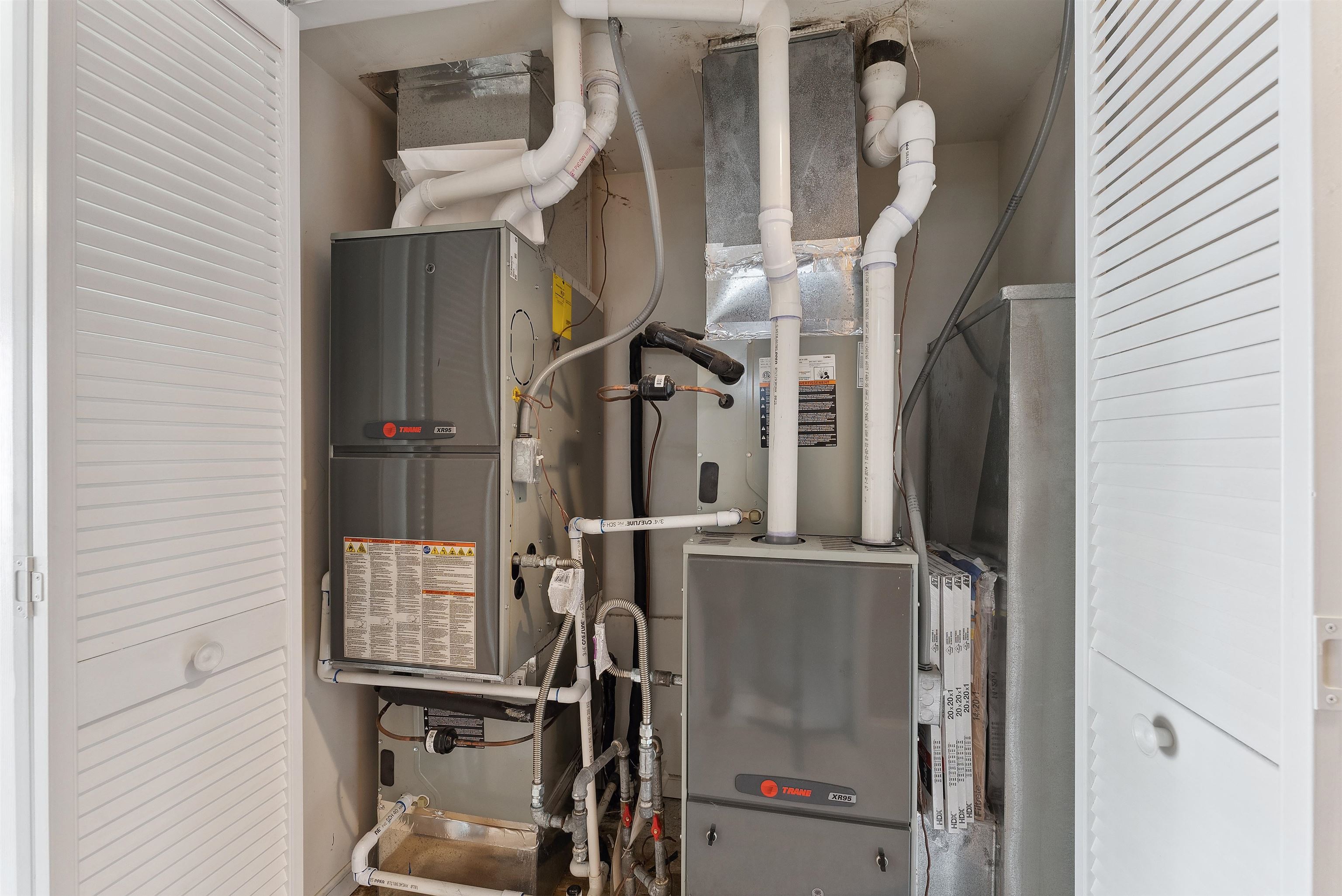 122 W 56th Street Unit: West