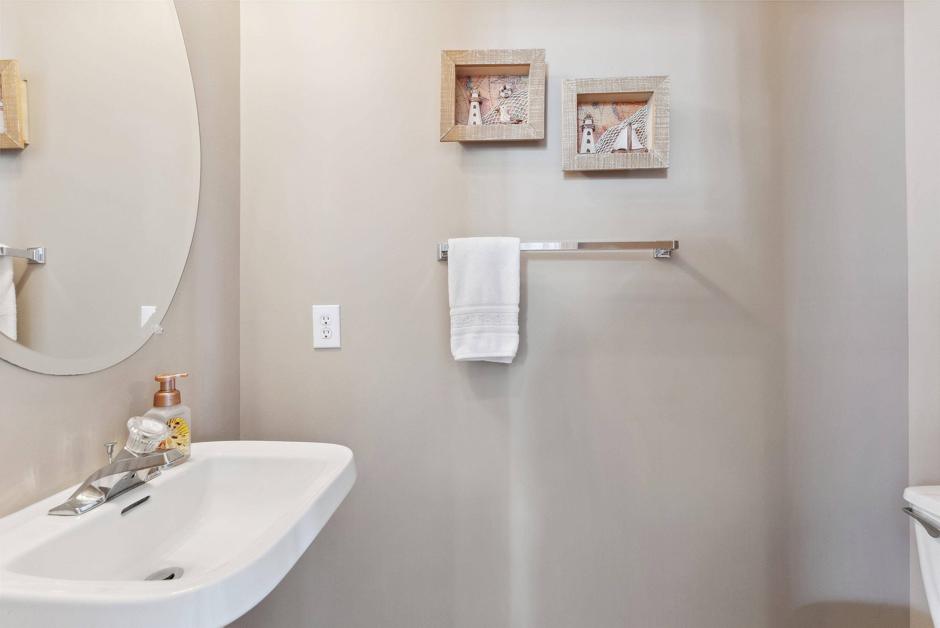 122 W 56th Street Unit: West