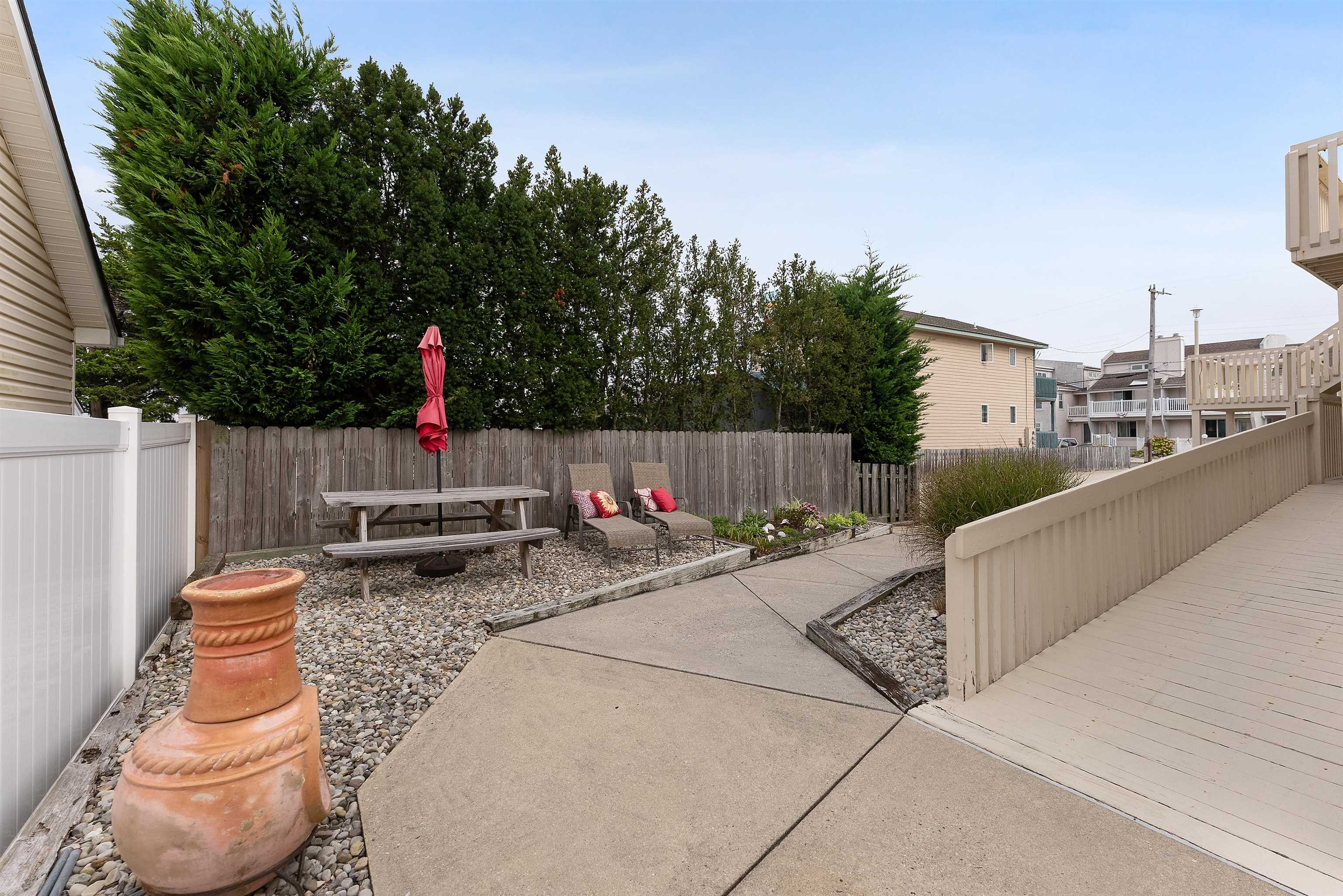 102 E Primrose Road Unit: B