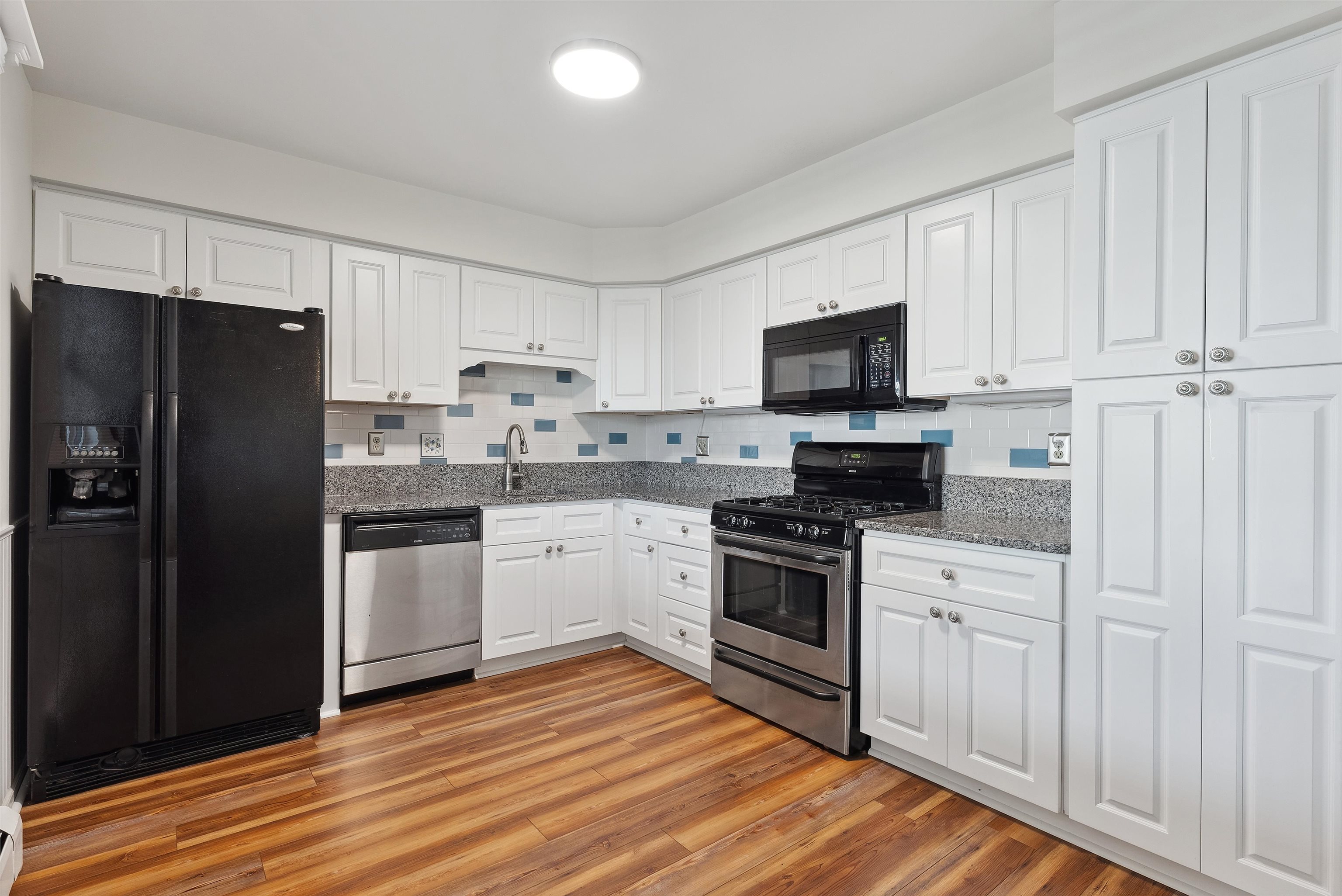 102 E Primrose Road Unit: B