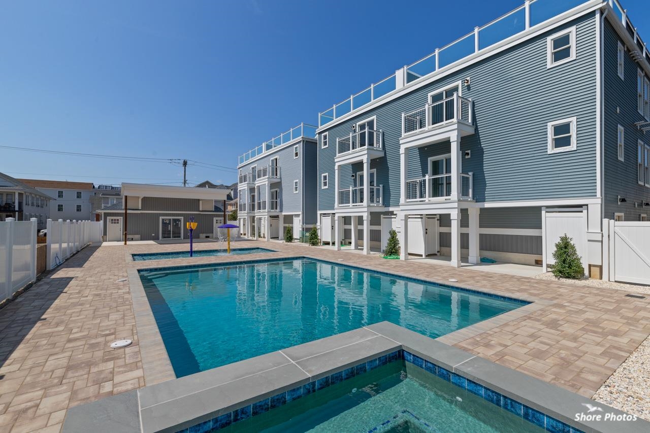 400 E Magnolia Avenue Unit: 8