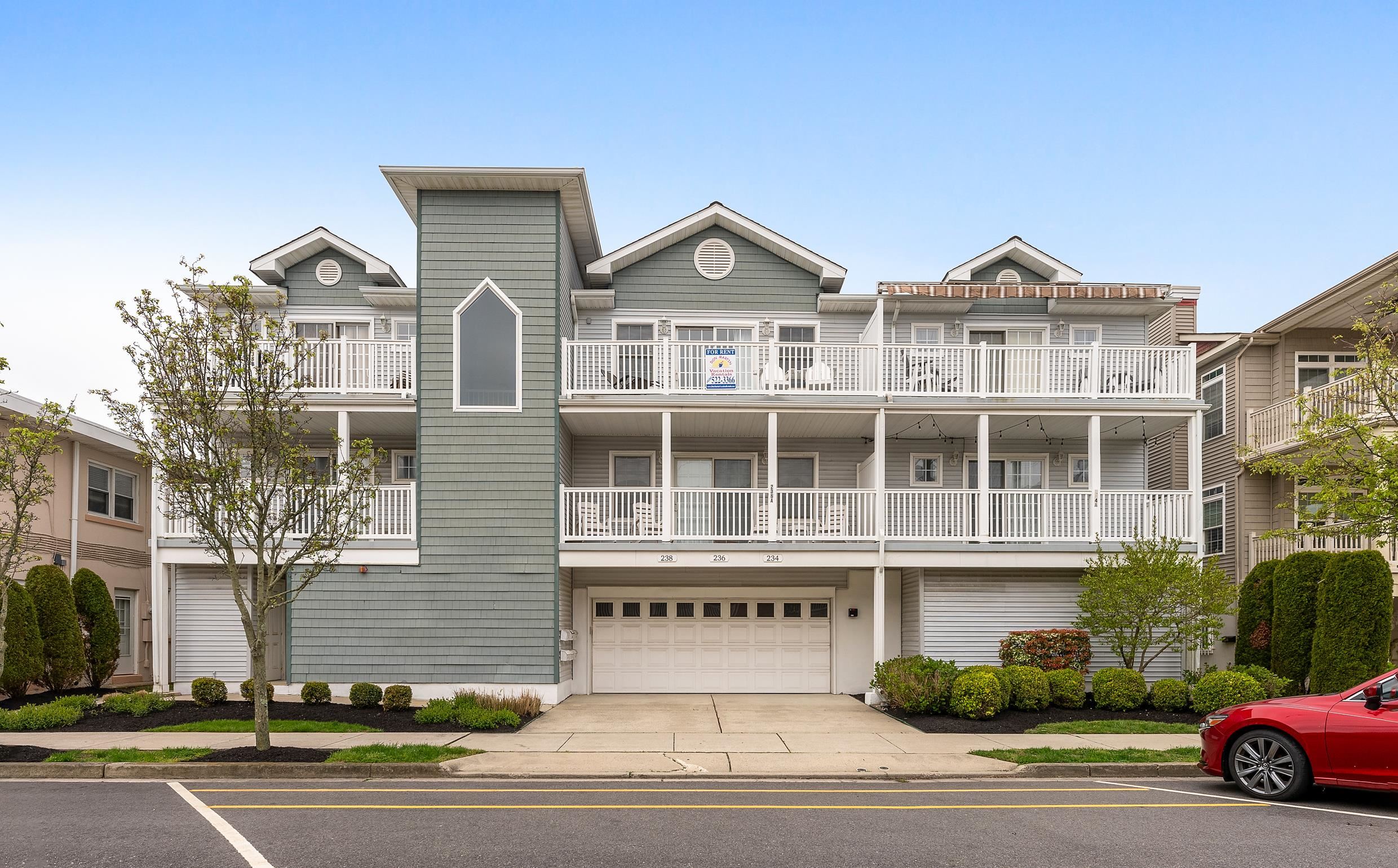 236 E Baker Ave Unit: B