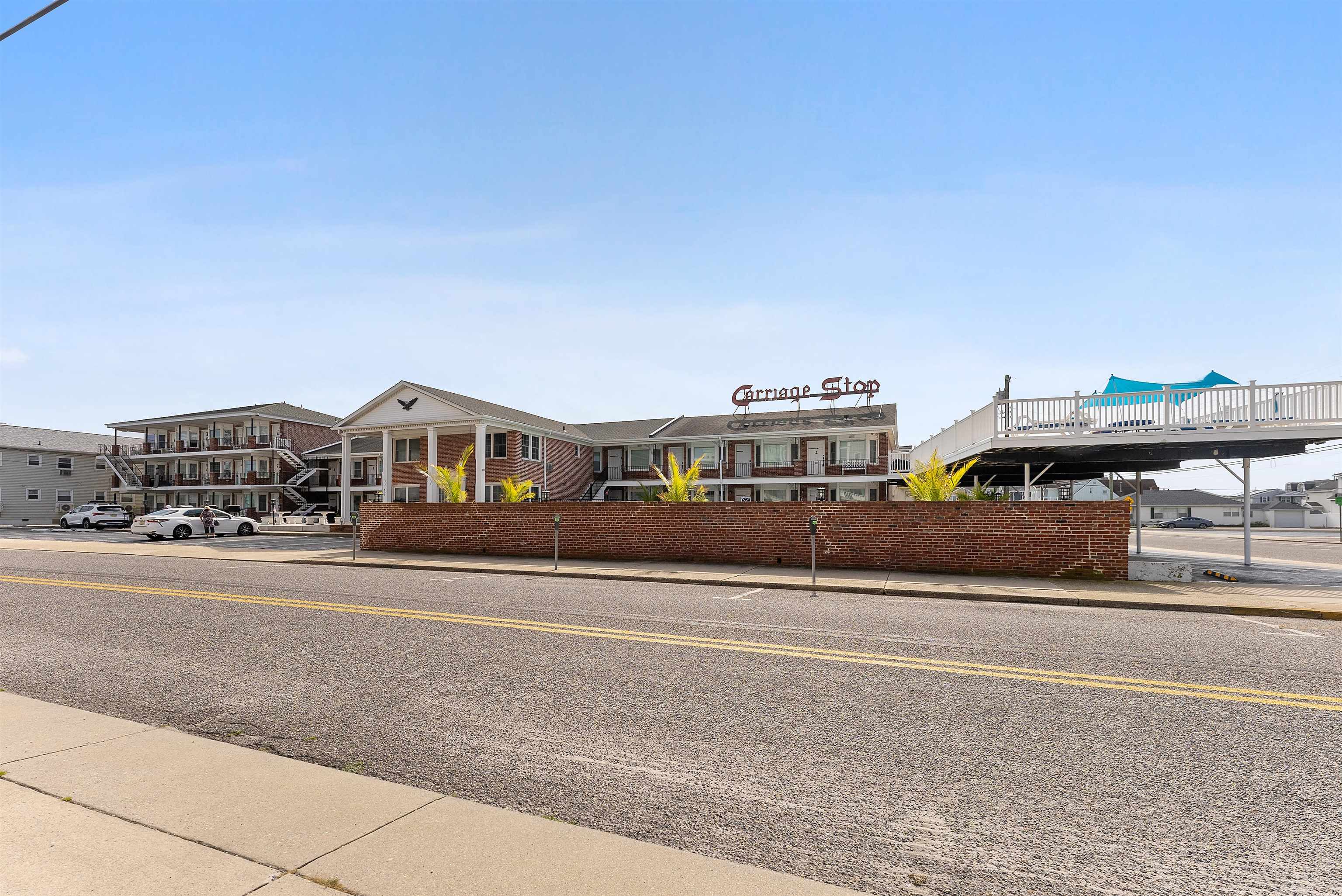 402 E Saint Paul Avenue Unit: 1