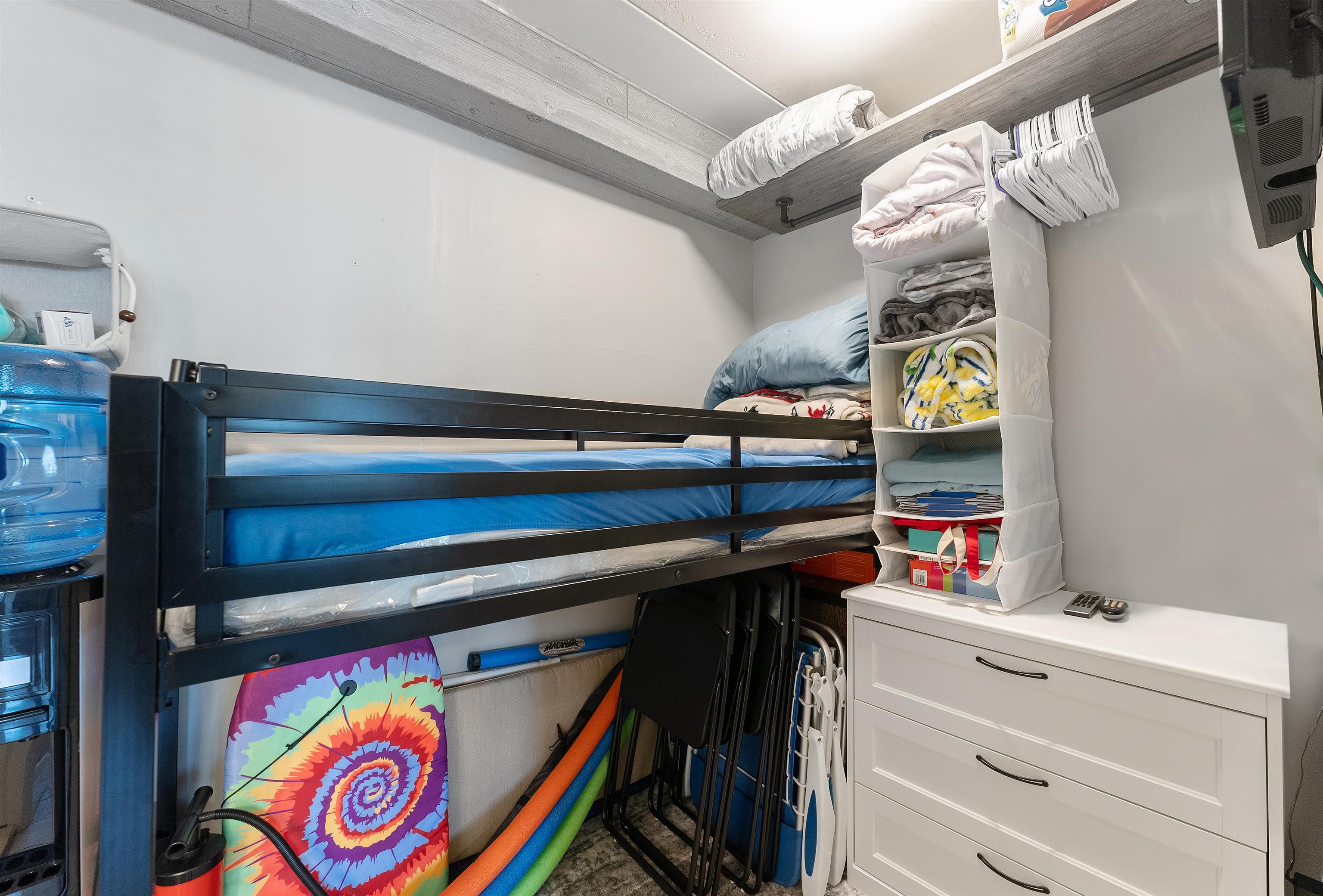 402 E Saint Paul Avenue Unit: 1