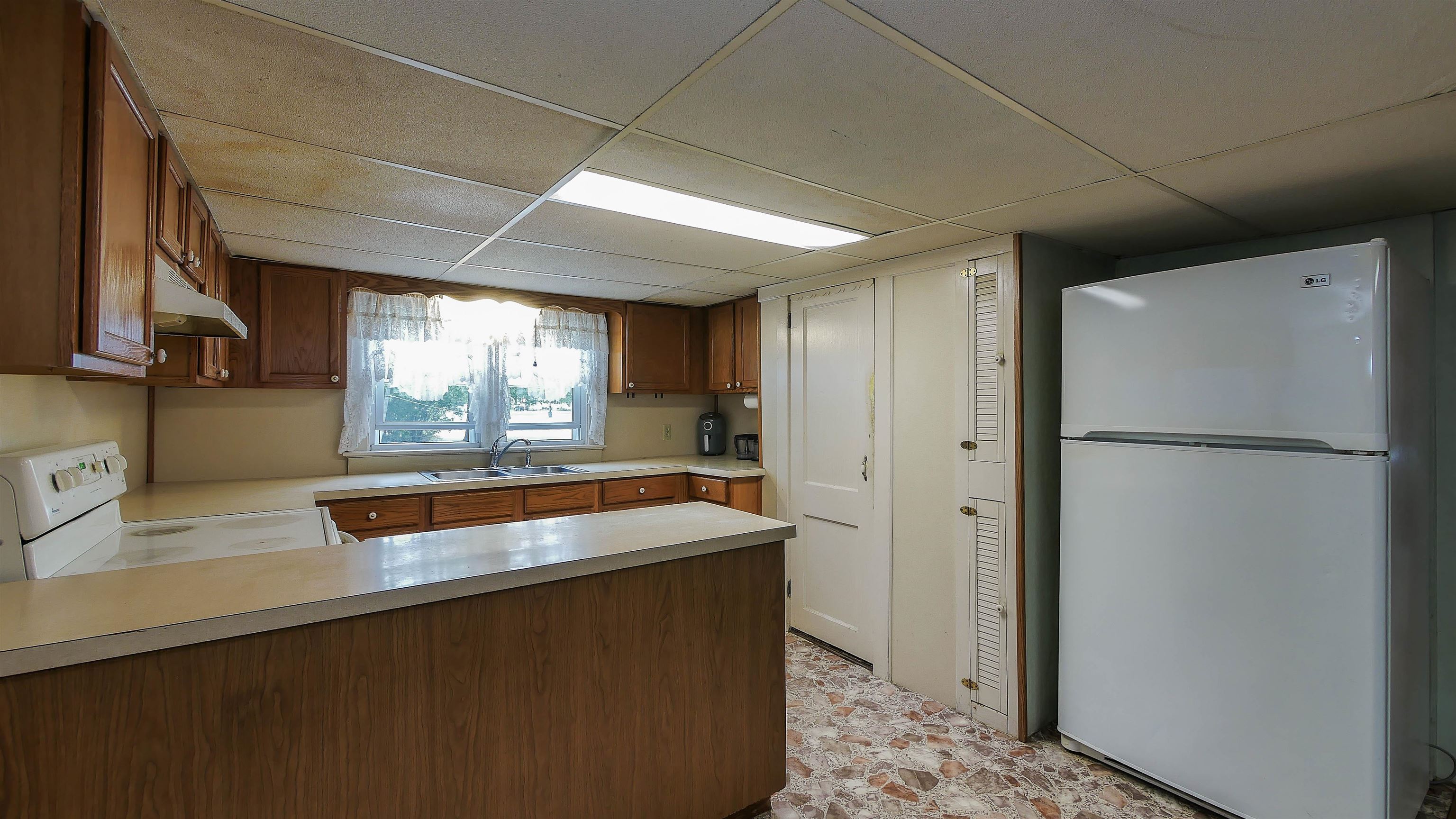 200 W Pacific Avenue