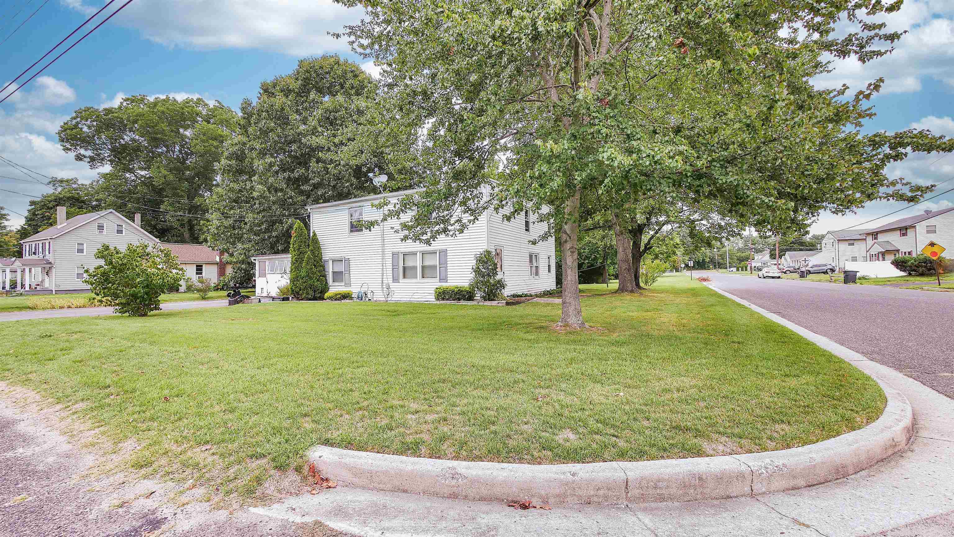 200 W Pacific Avenue