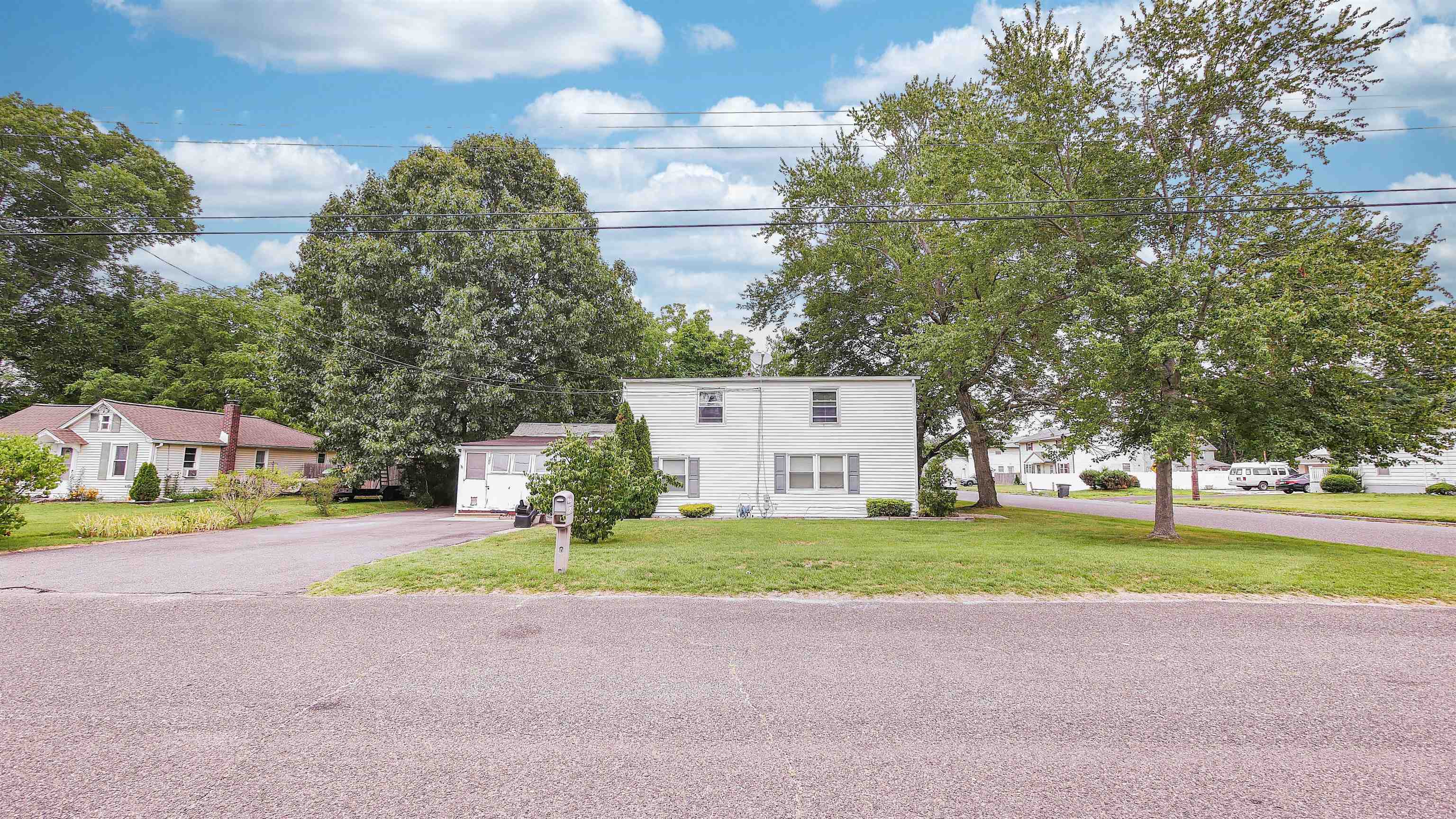 200 W Pacific Avenue