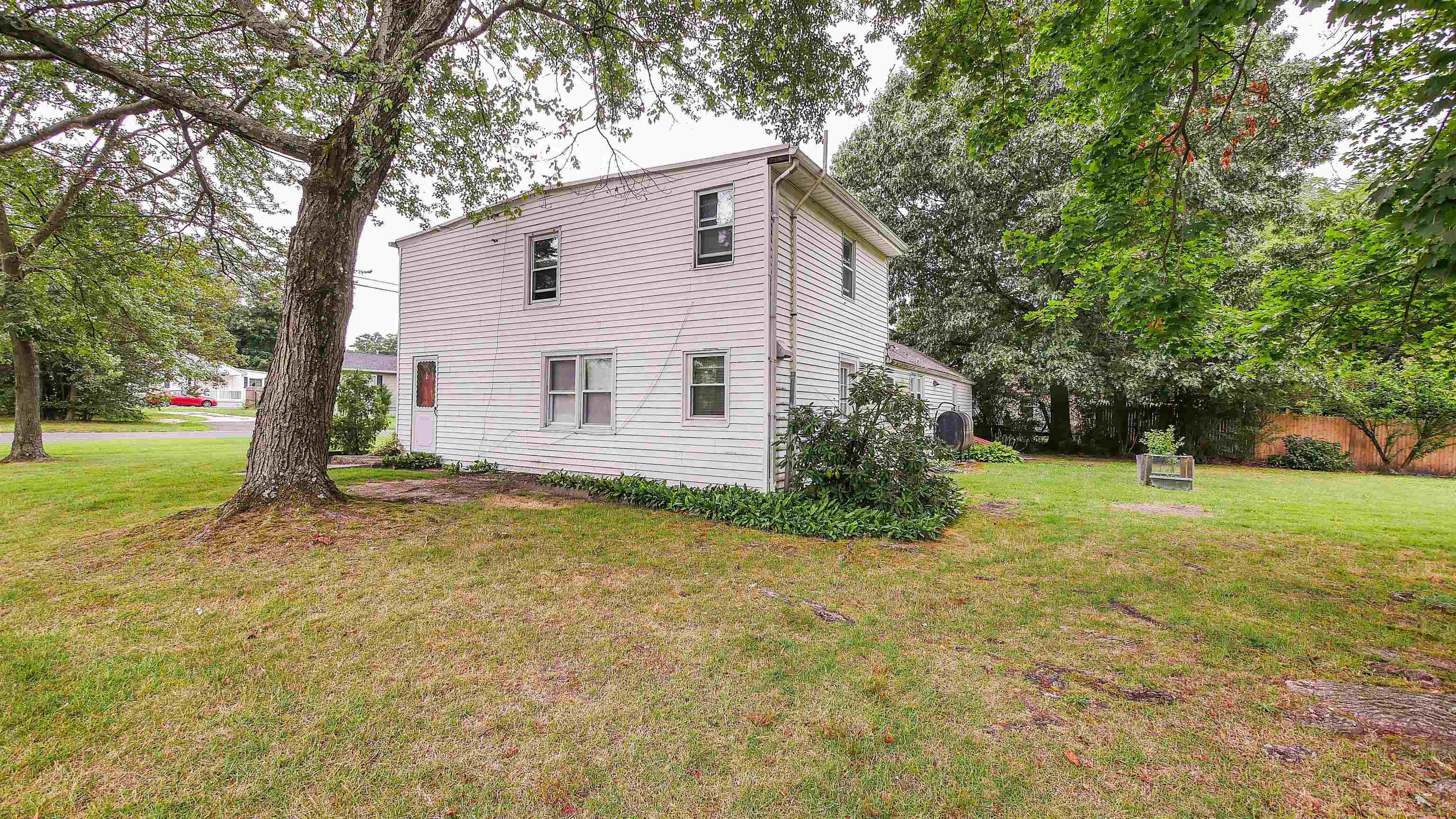 200 W Pacific Avenue