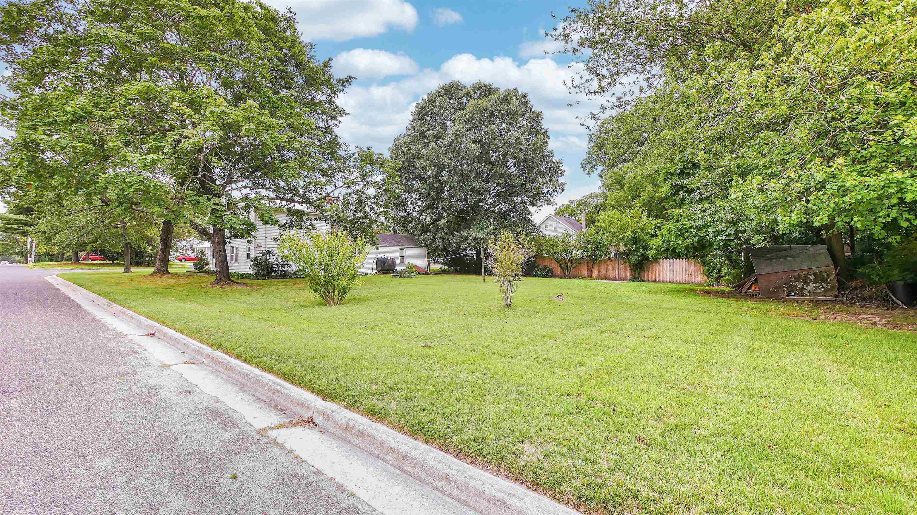 200 W Pacific Avenue