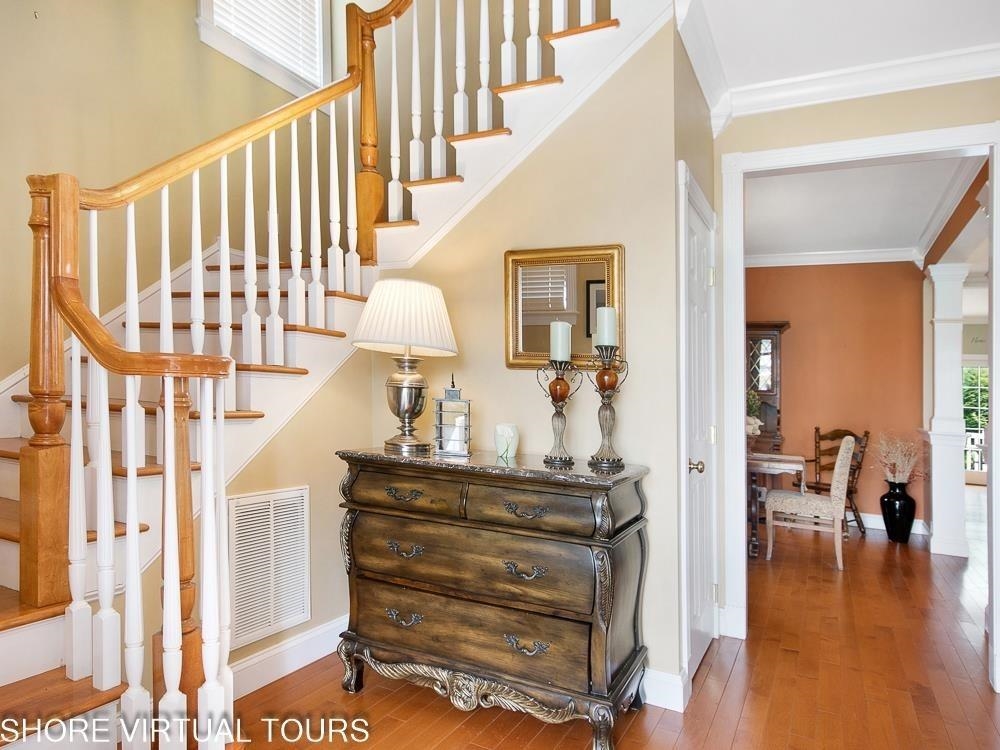 105 W Charleston Avenue