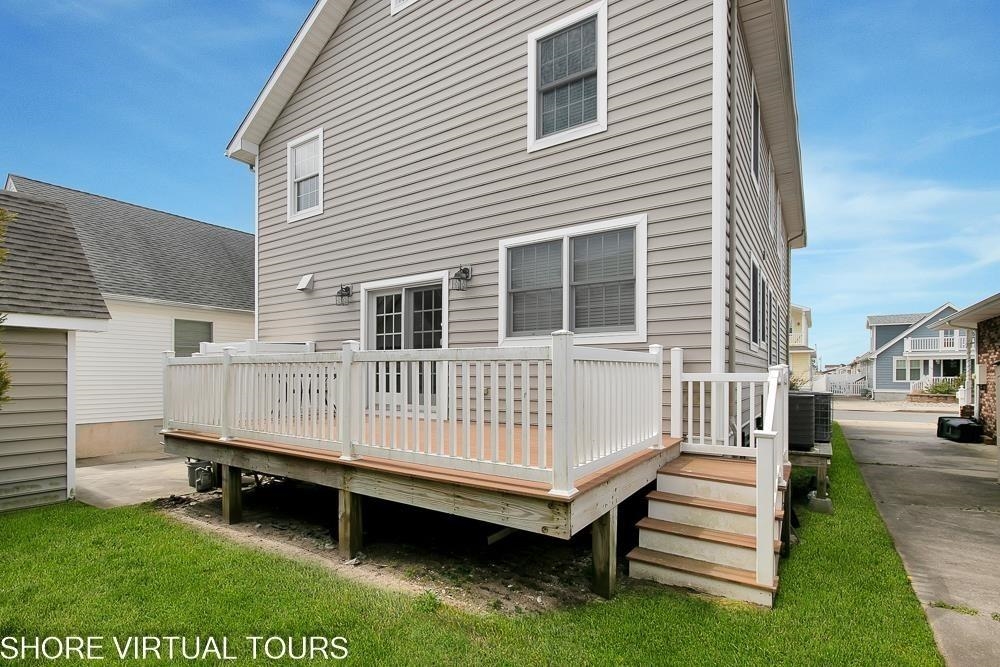 105 W Charleston Avenue