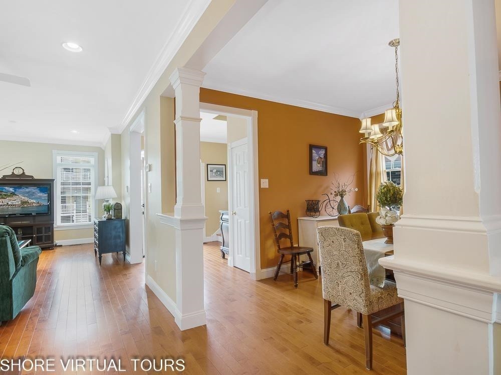 105 W Charleston Avenue