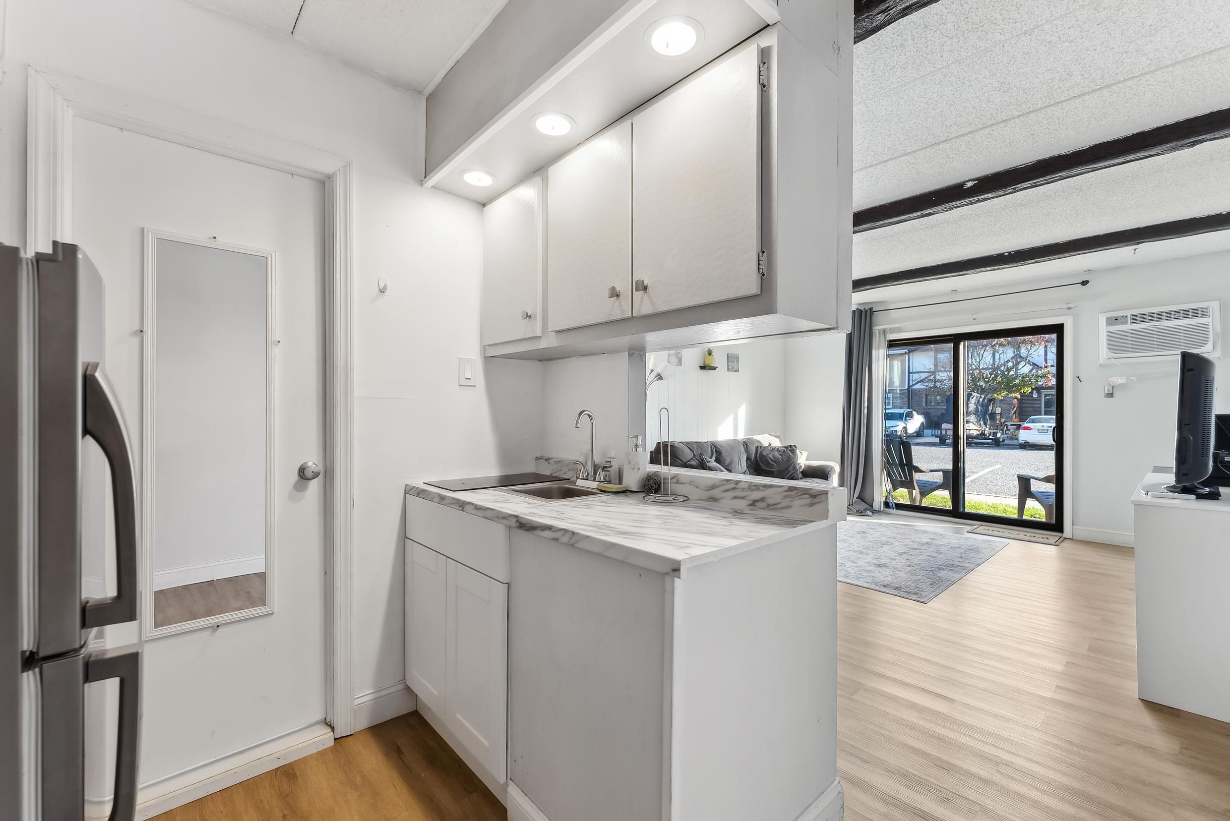 725 Allen Drive Unit: 104A