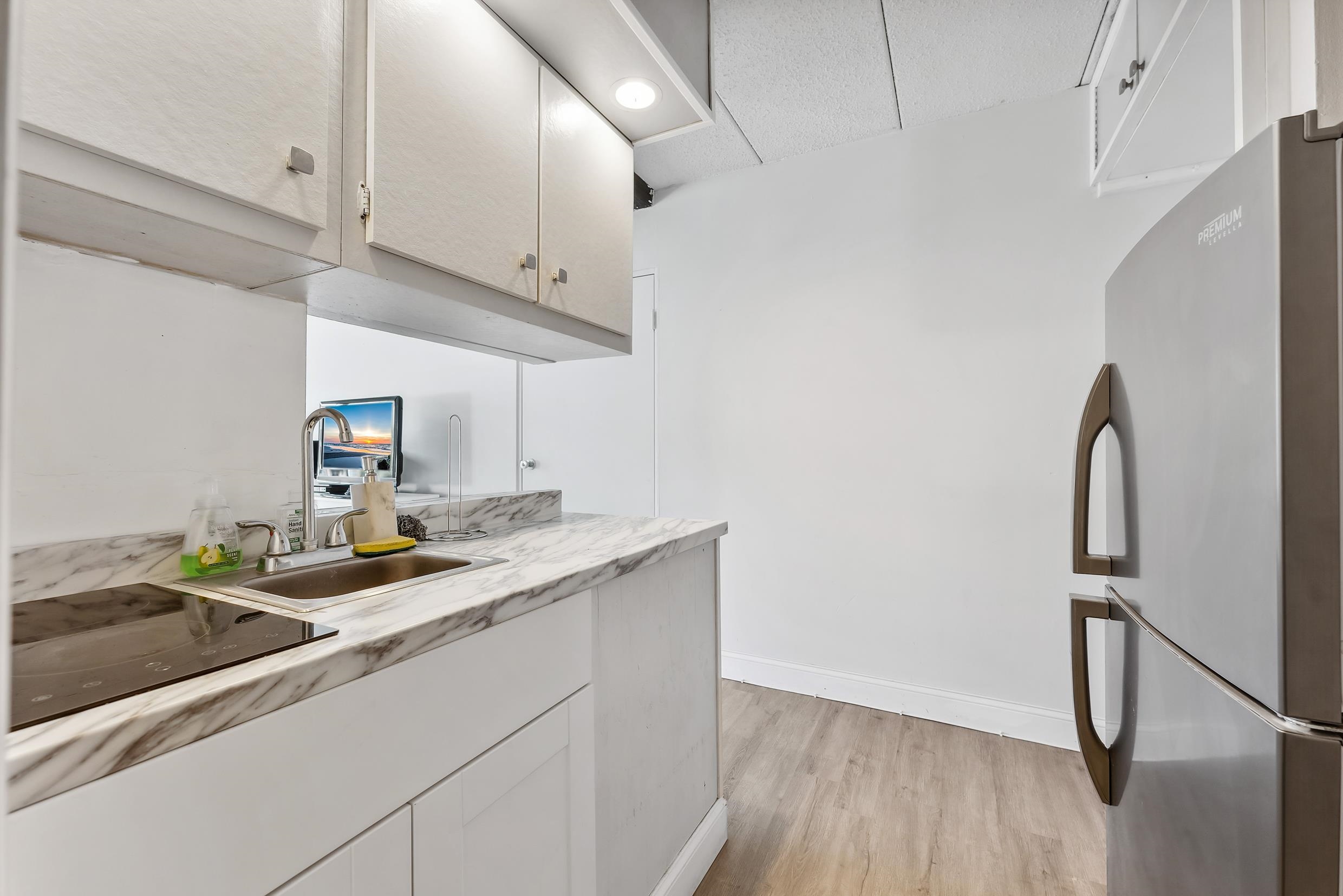 725 Allen Drive Unit: 104A