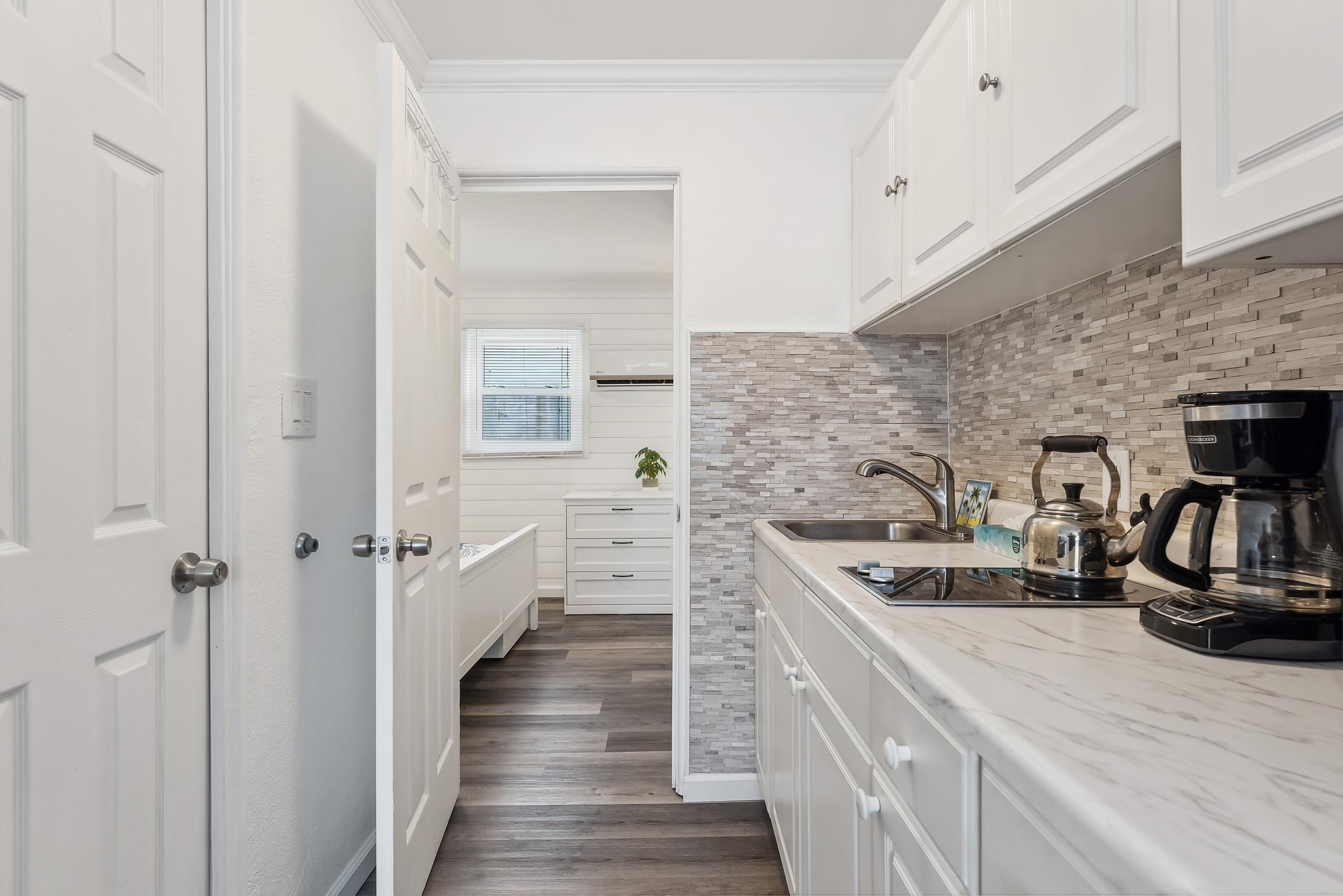 205 E Bennett Avenue Unit: 2
