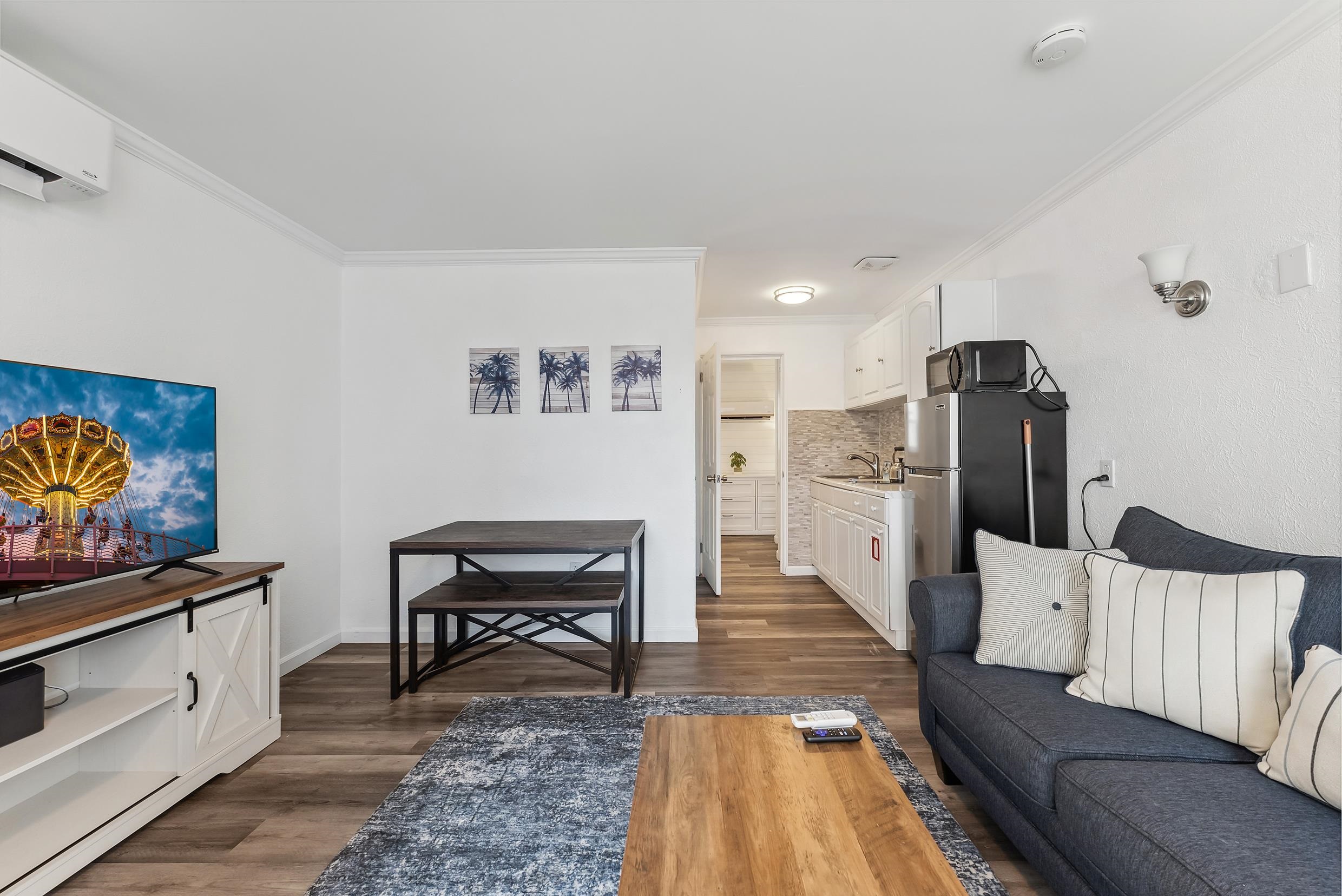 205 E Bennett Avenue Unit: 2