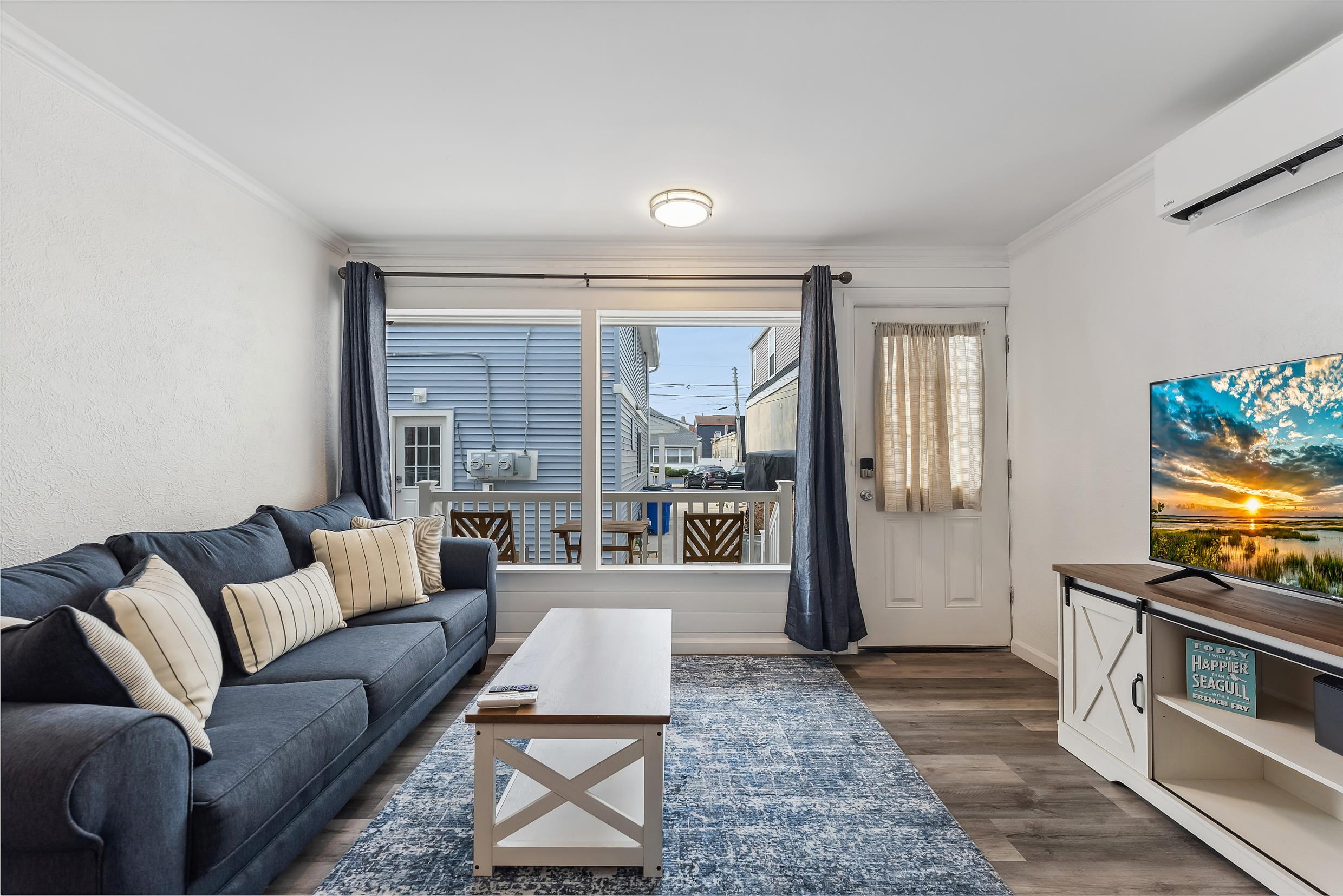 205 E Bennett Avenue Unit: 2