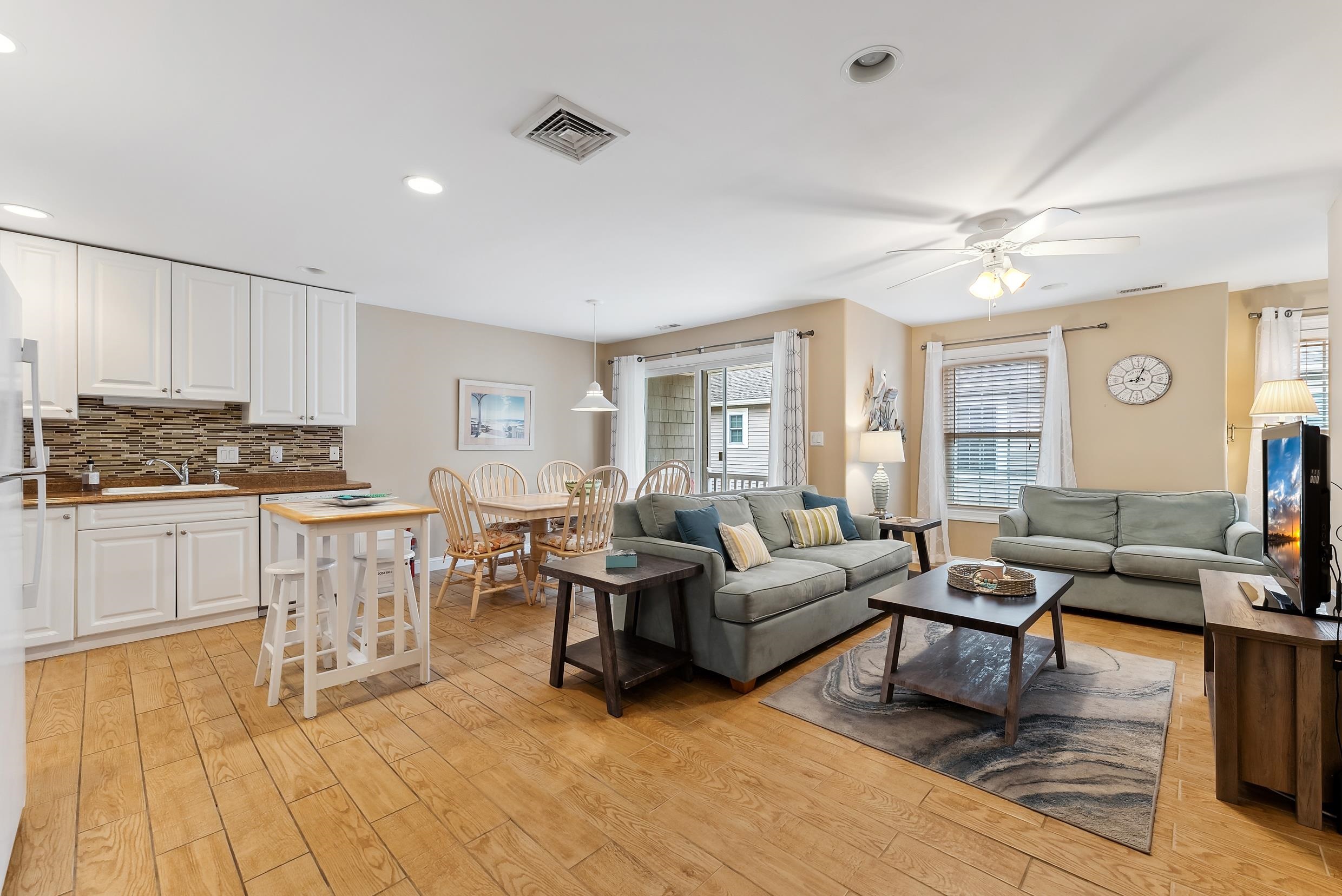 317 E 24th Avenue Unit: F2