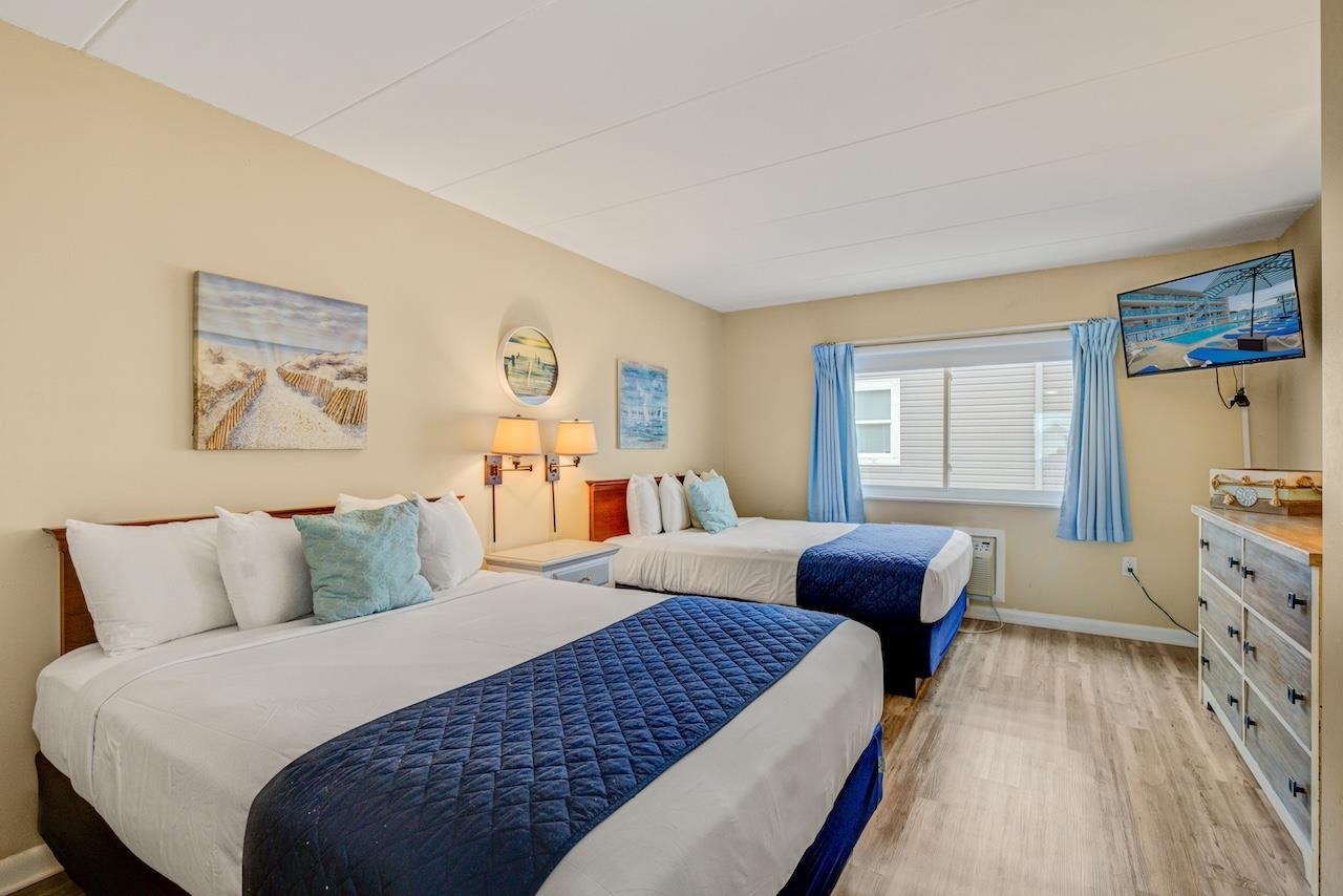 870 E 7th Street Unit: 306