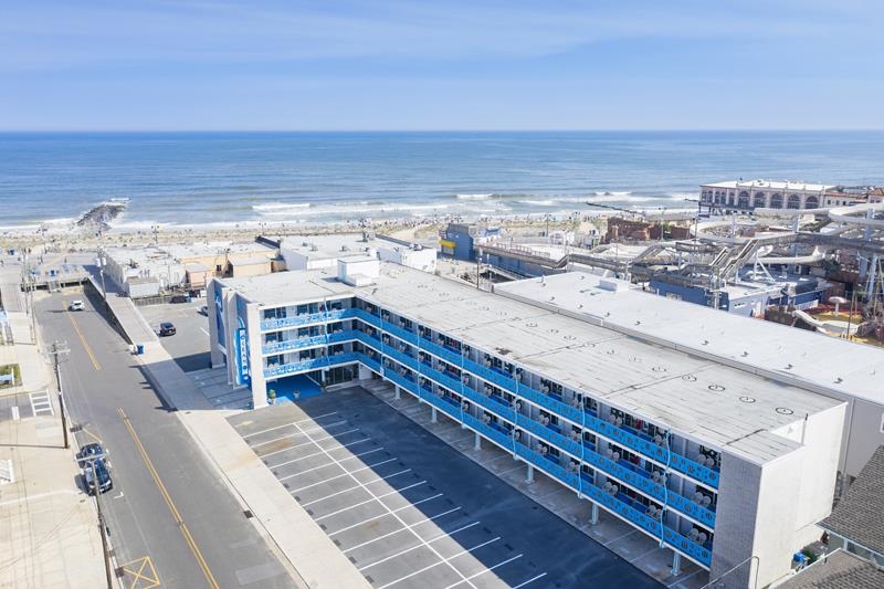 870 E 7th Street Unit: 306