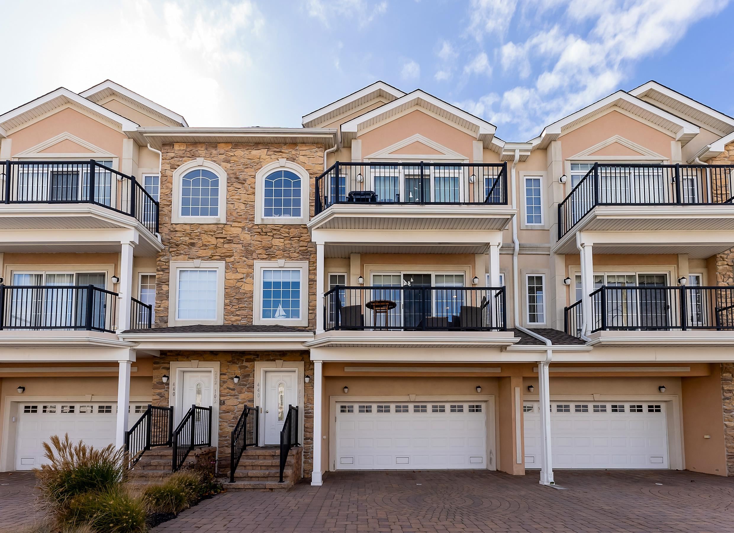 440 E 21st Avenue Unit: 101