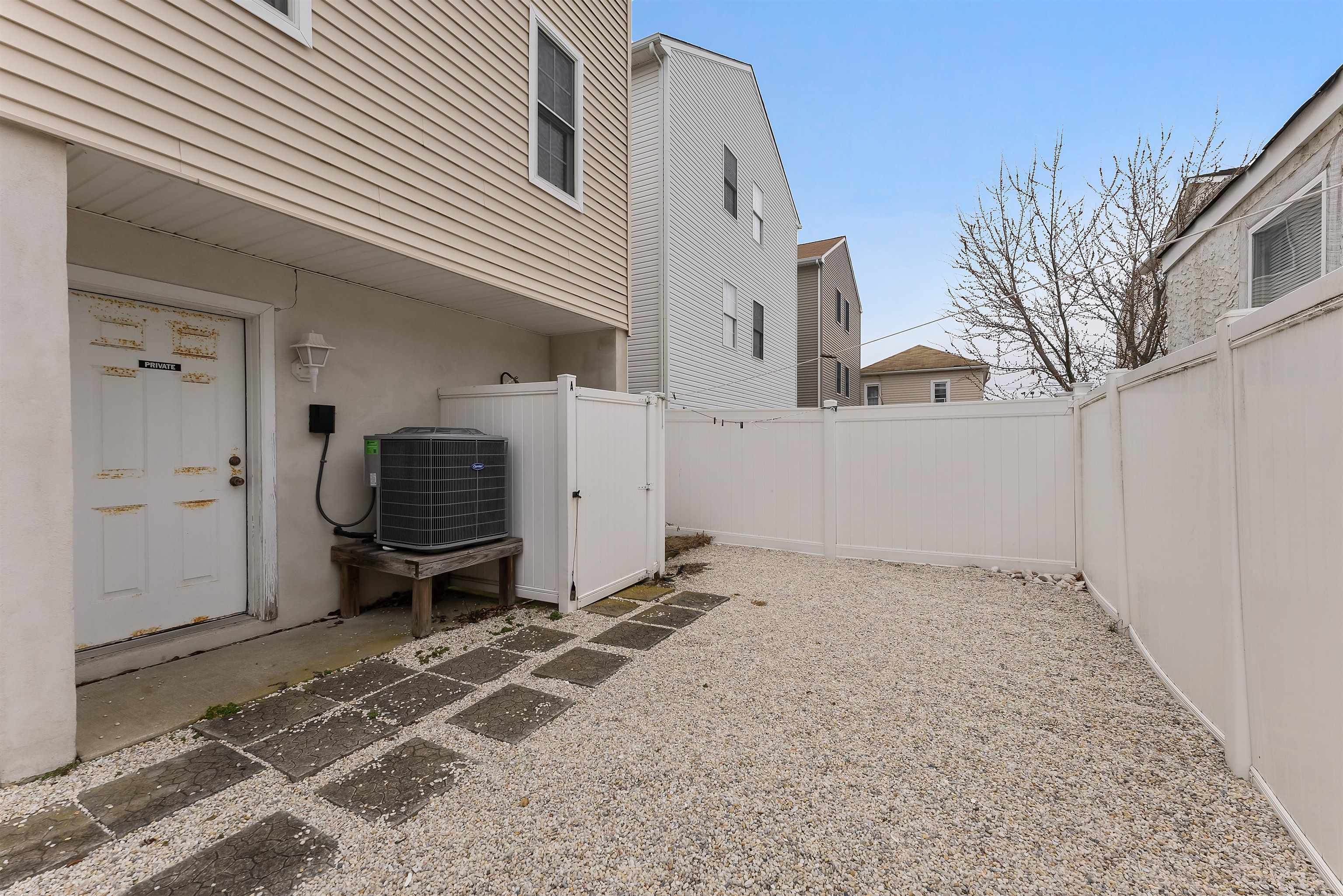 135 E Burk Avenue Unit: 1A