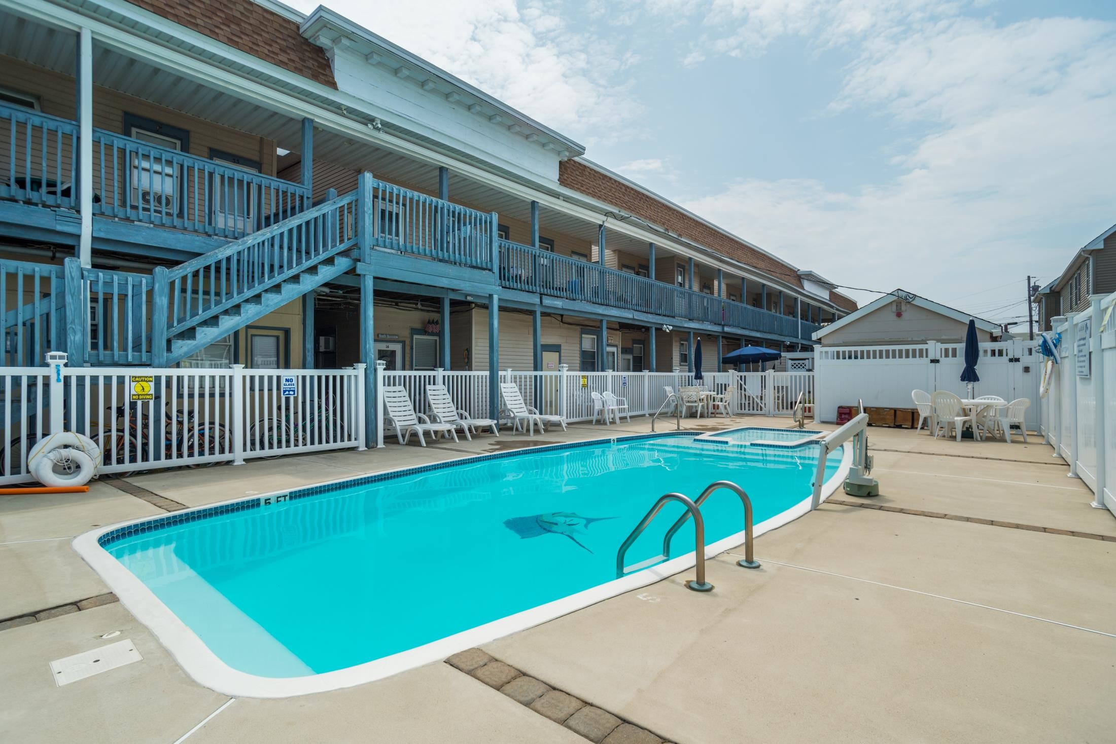 5600 Seaview Avenue Unit: 9