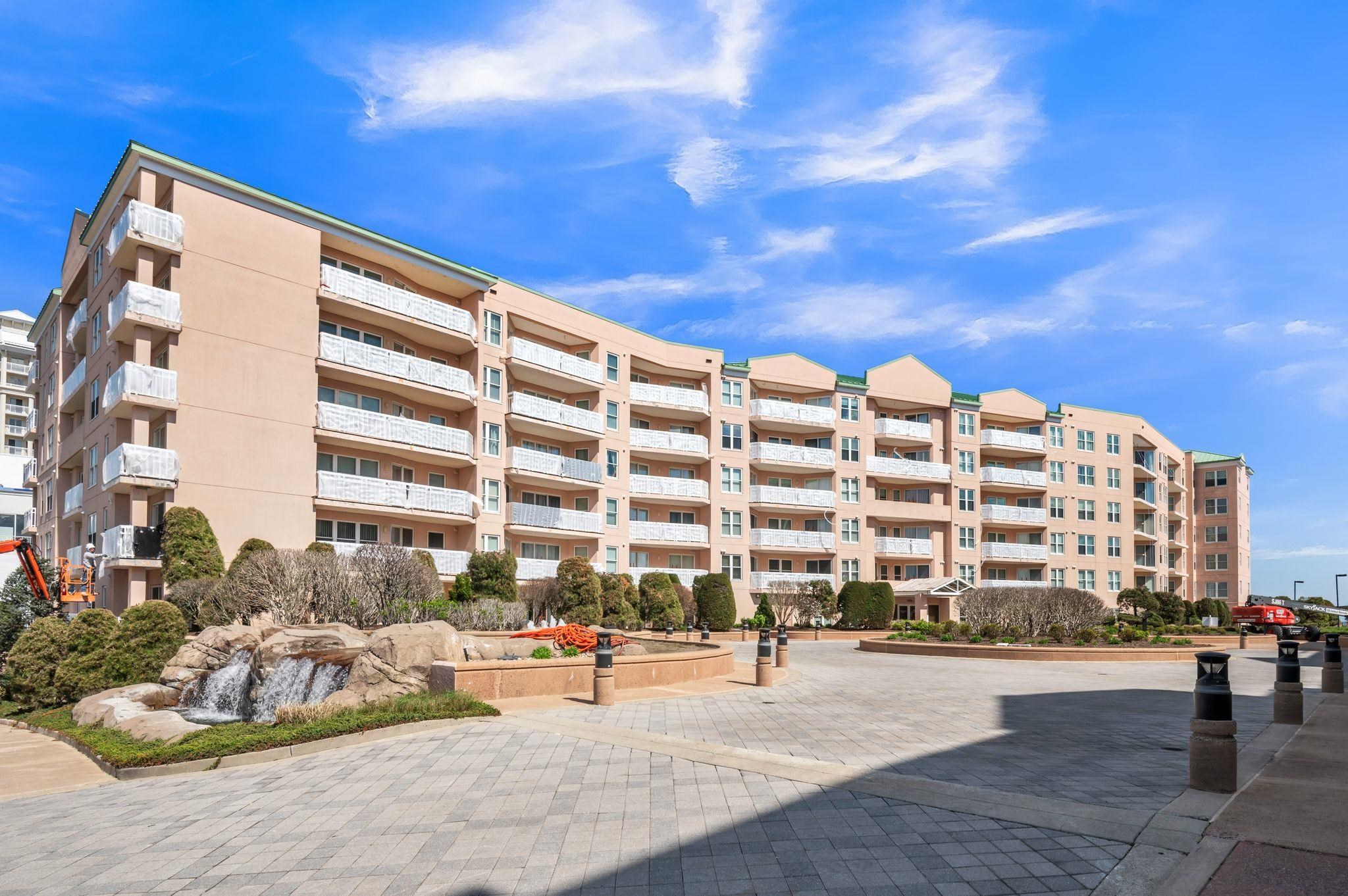 9901 Seapointe Boulevard Unit: 611