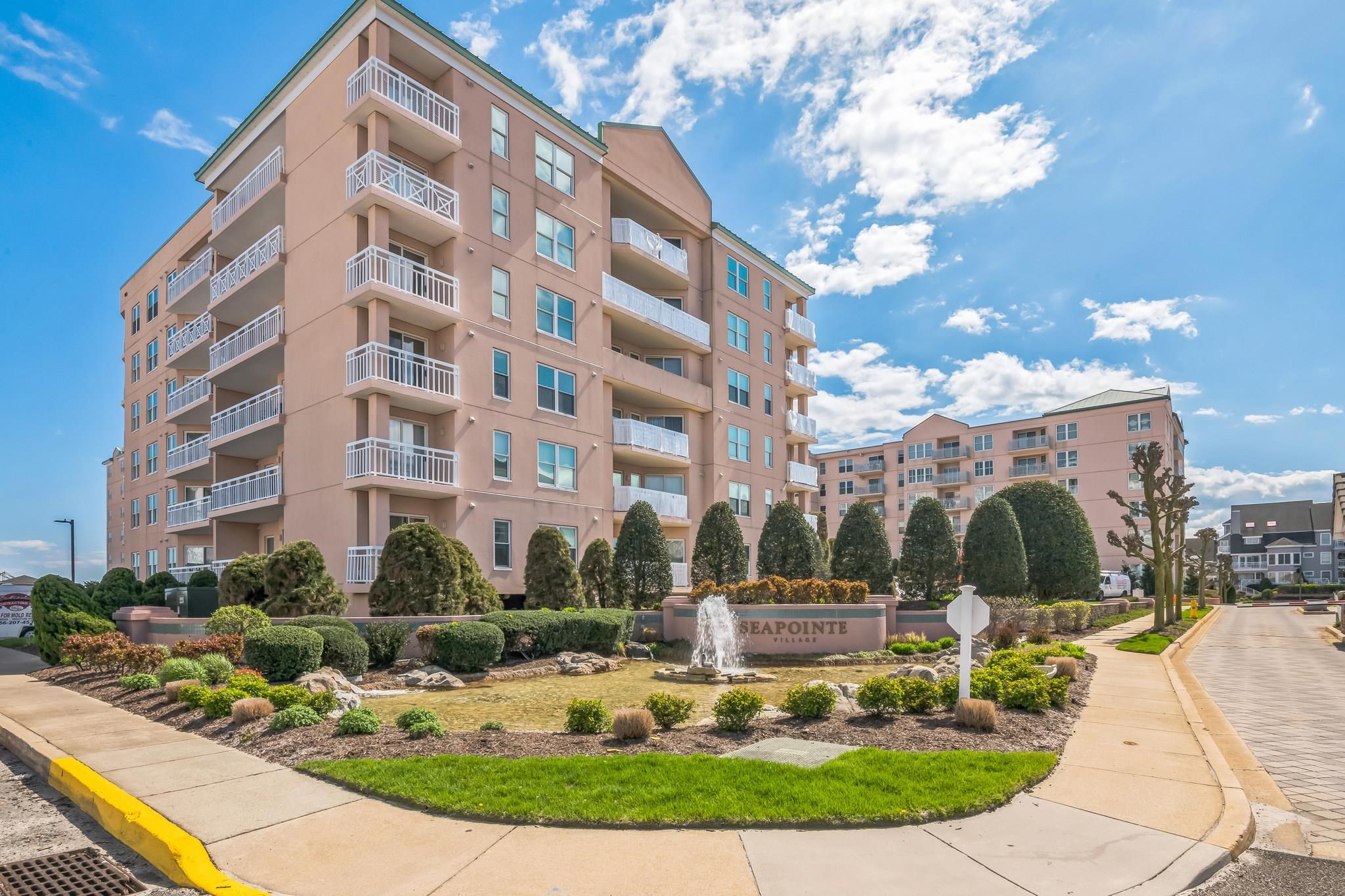 9901 Seapointe Boulevard Unit: 611