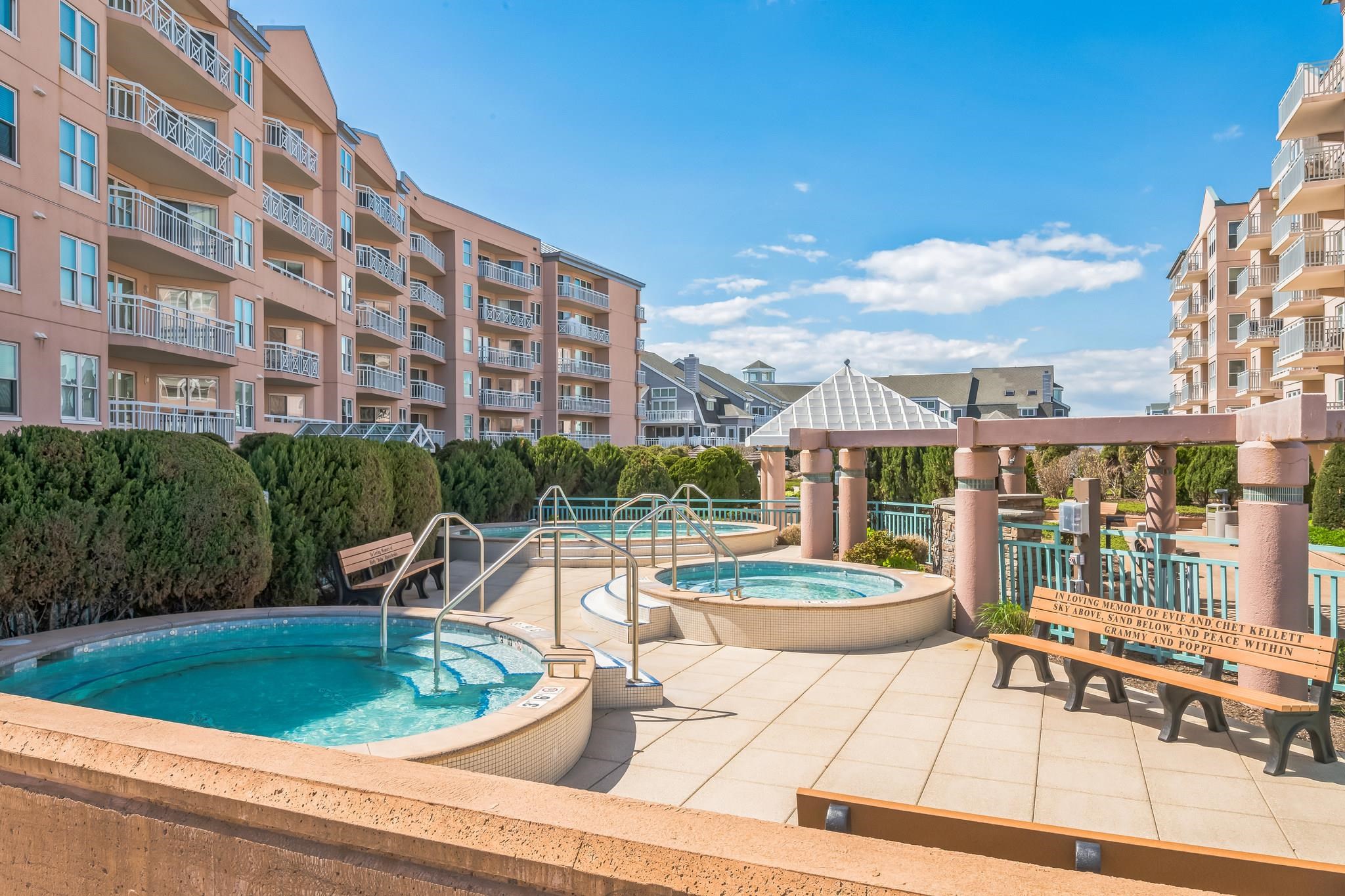 9901 Seapointe Boulevard Unit: 611